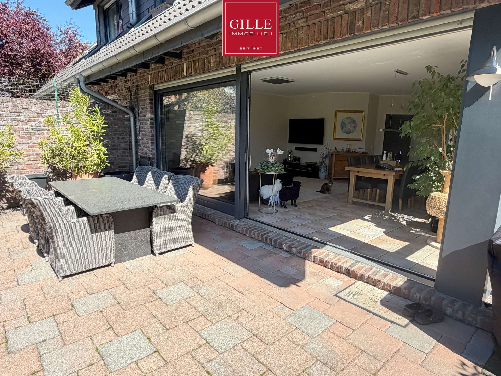 Ansicht 13 von: Sehr großes 1-Familienhaus mit schönem Garten, Garage u. sehr guter energetischer Qualität
