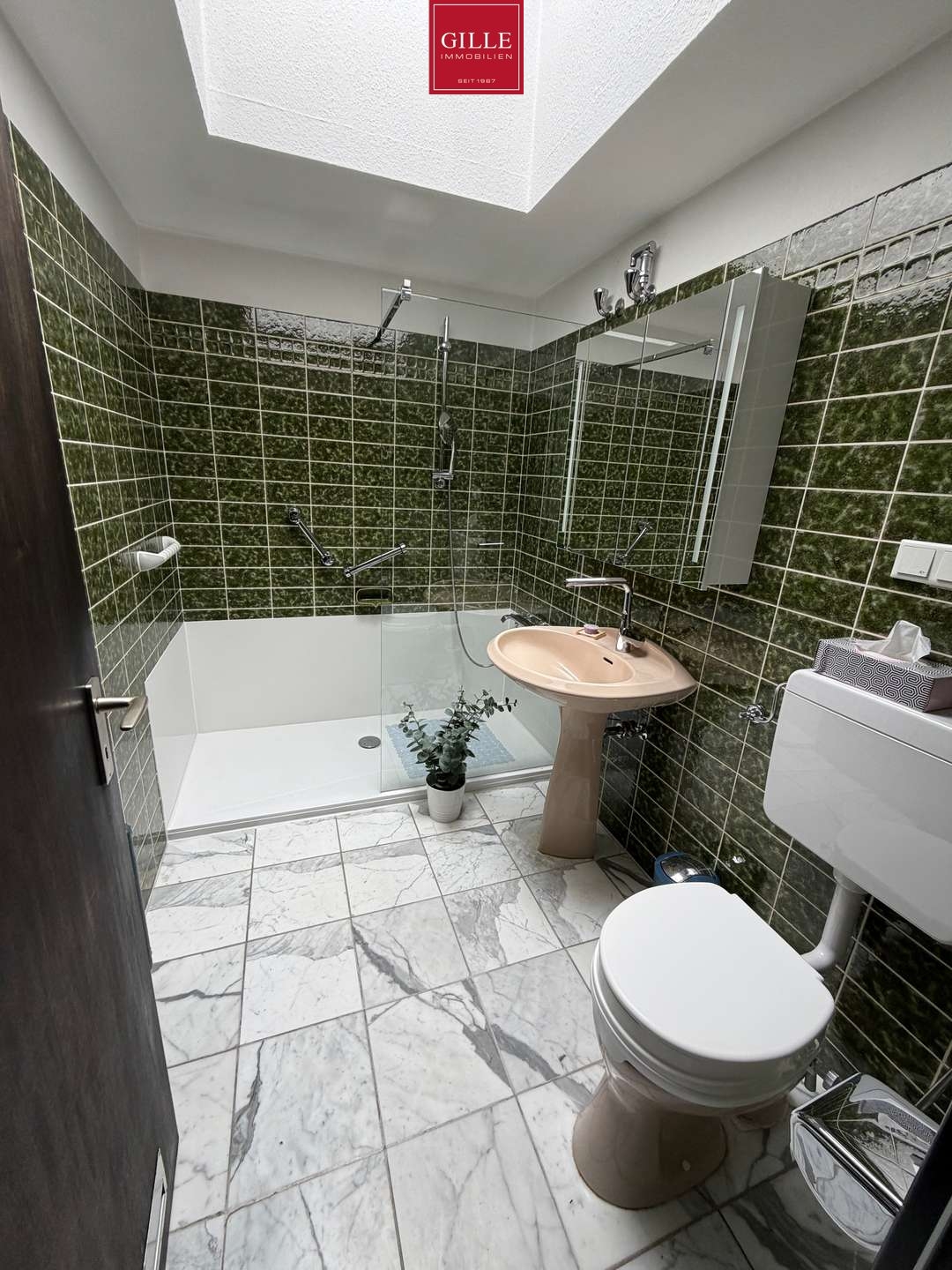 Ansicht 5 von: Kaarst-Holzbüttgen: Sehr gepflegter Familienbungalow im Edelsteinviertel mit gr. Garten und Garage