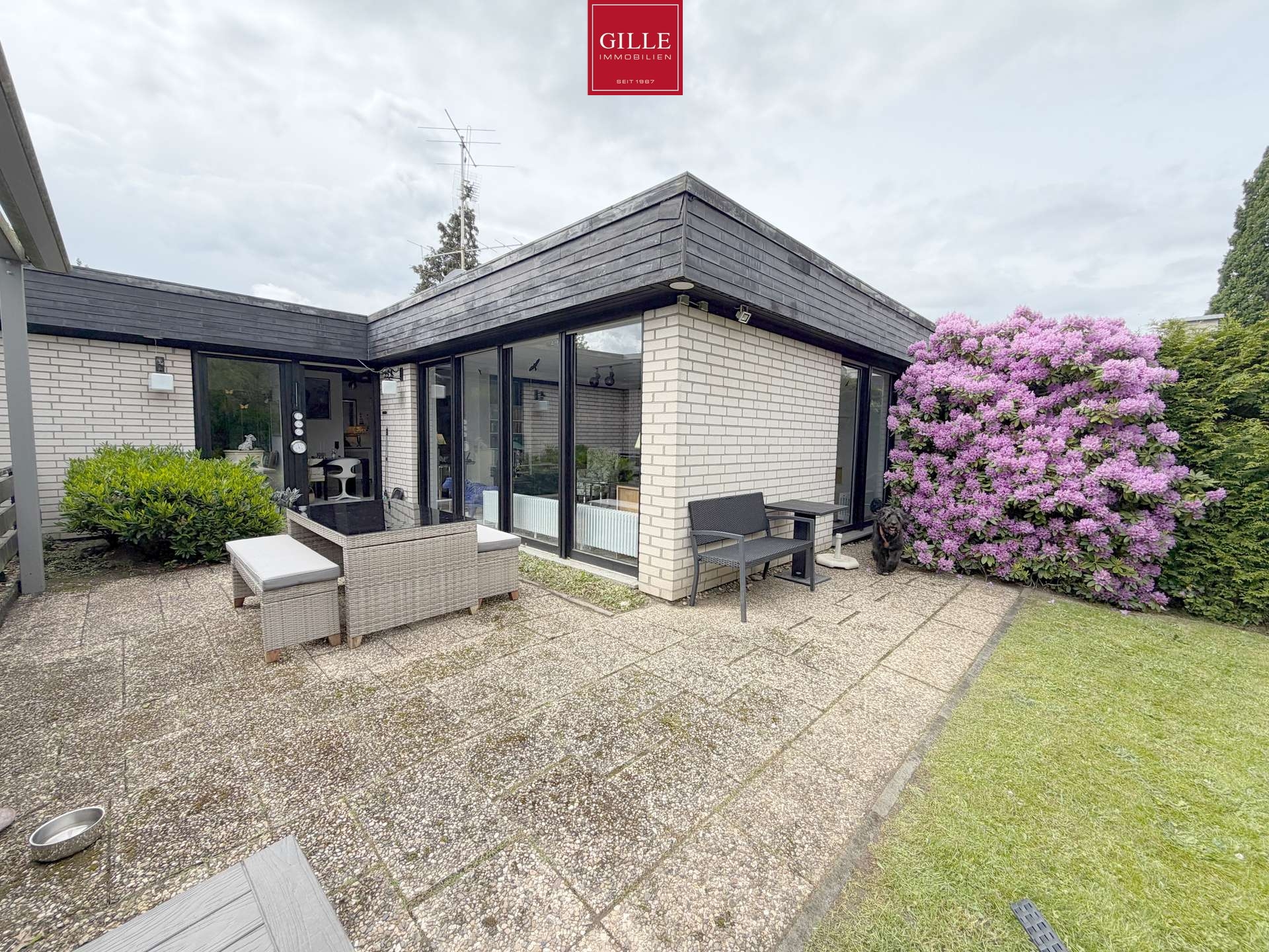 Ansicht 18 von: Kaarst-Holzbüttgen: Sehr gepflegter Familienbungalow im Edelsteinviertel mit gr. Garten und Garage