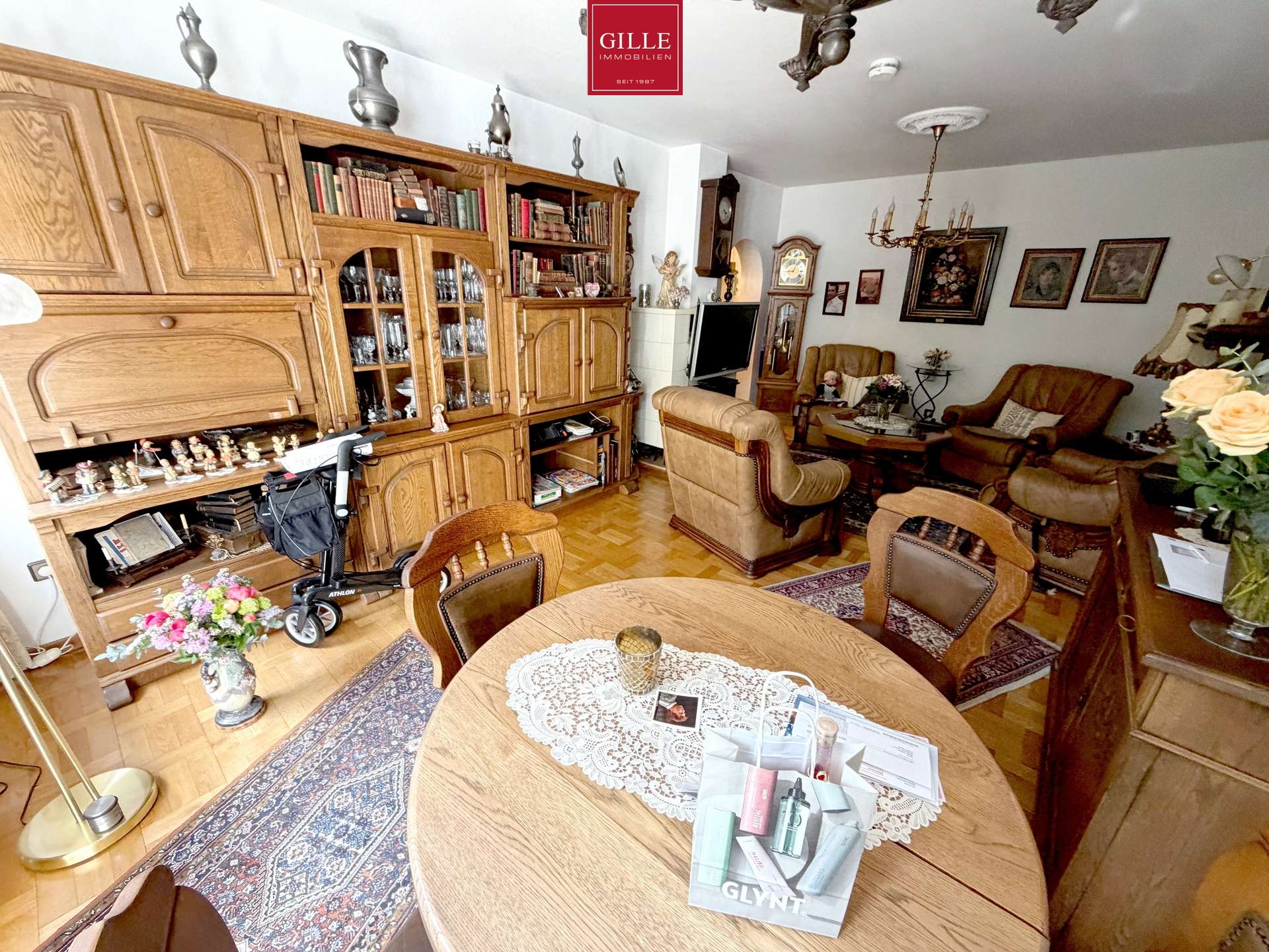 Ansicht 8 von: Ihr grünes Zuhause im Lukasviertel–Gepflegte 2-Zim. Whg mit Wintergarten, schönem Garten u. Duschbad