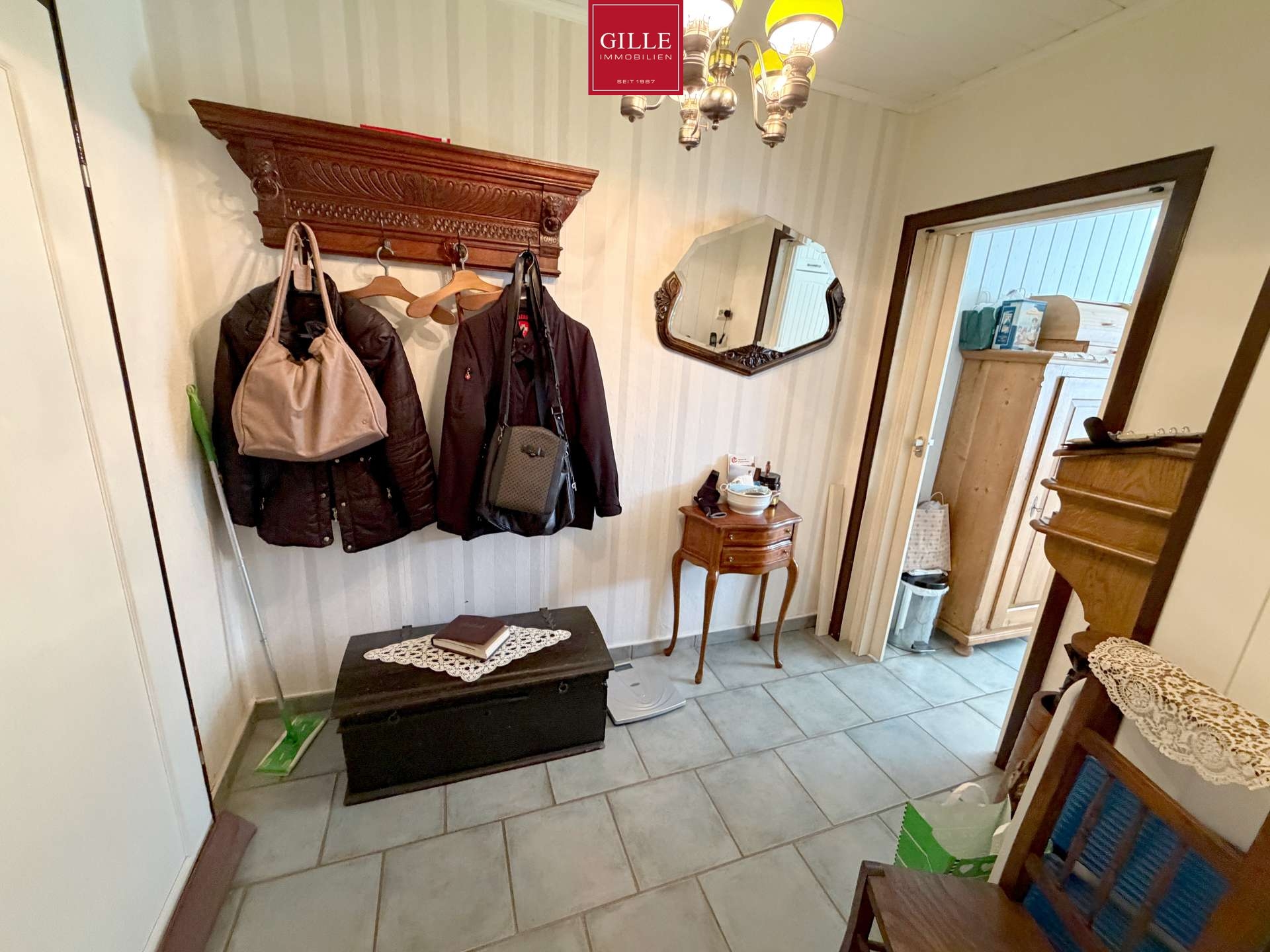 Ansicht 4 von: Ihr grünes Zuhause im Lukasviertel–Gepflegte 2-Zim. Whg mit Wintergarten, schönem Garten u. Duschbad