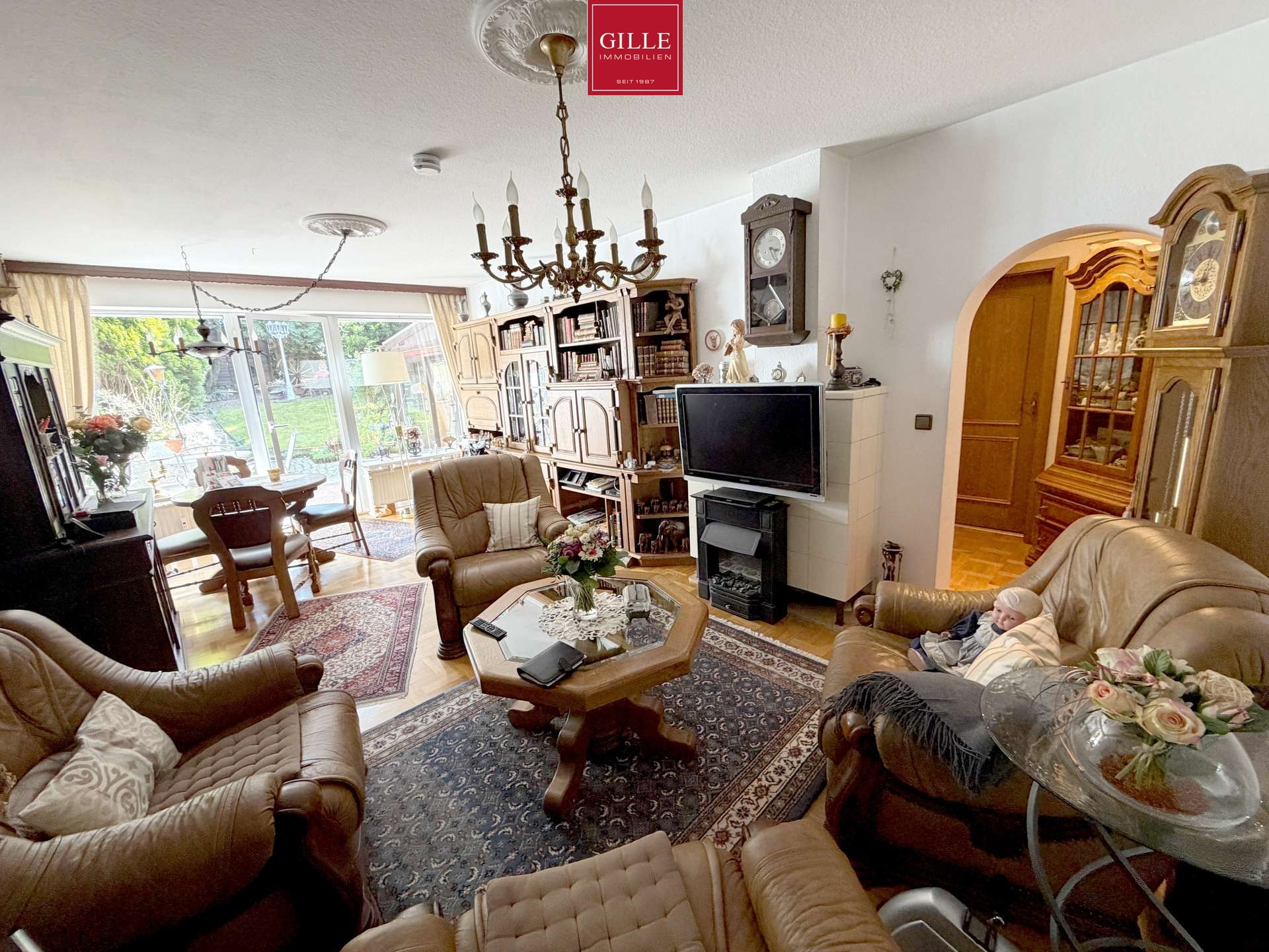 Ansicht 9 von: Ihr grünes Zuhause im Lukasviertel–Gepflegte 2-Zim. Whg mit Wintergarten, schönem Garten u. Duschbad