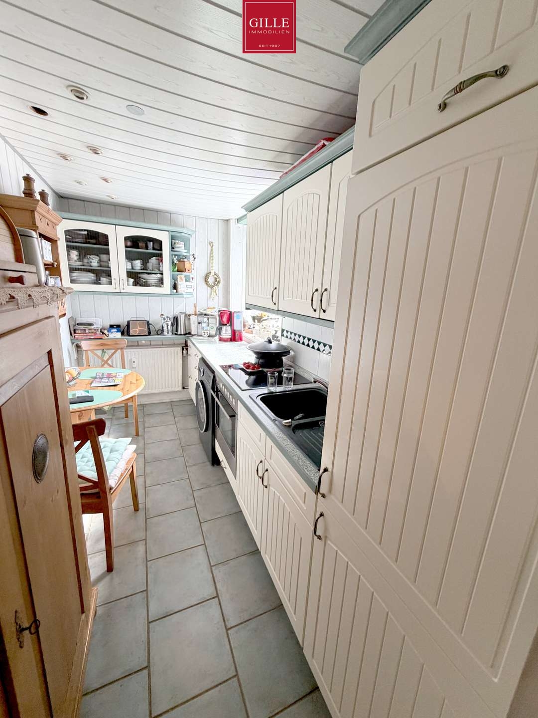 Ansicht 5 von: Ihr grünes Zuhause im Lukasviertel–Gepflegte 2-Zim. Whg mit Wintergarten, schönem Garten u. Duschbad