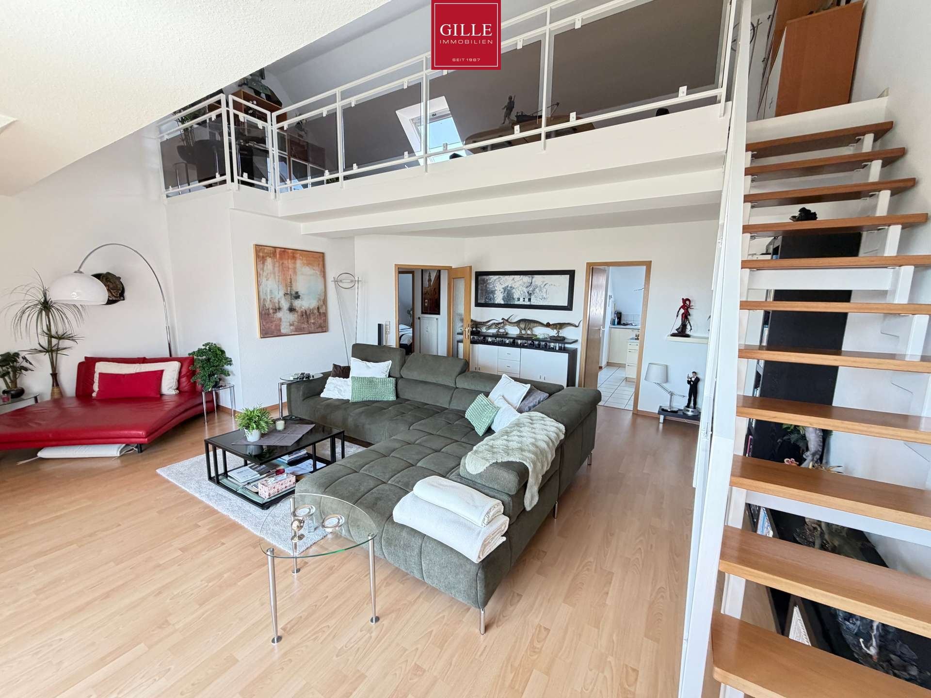 Ansicht 20 von: Über den Dächern von Düsseldorf: Große Galerie-Maisonette-Wohnung mit Aufzug u. Dachterrasse, frei !