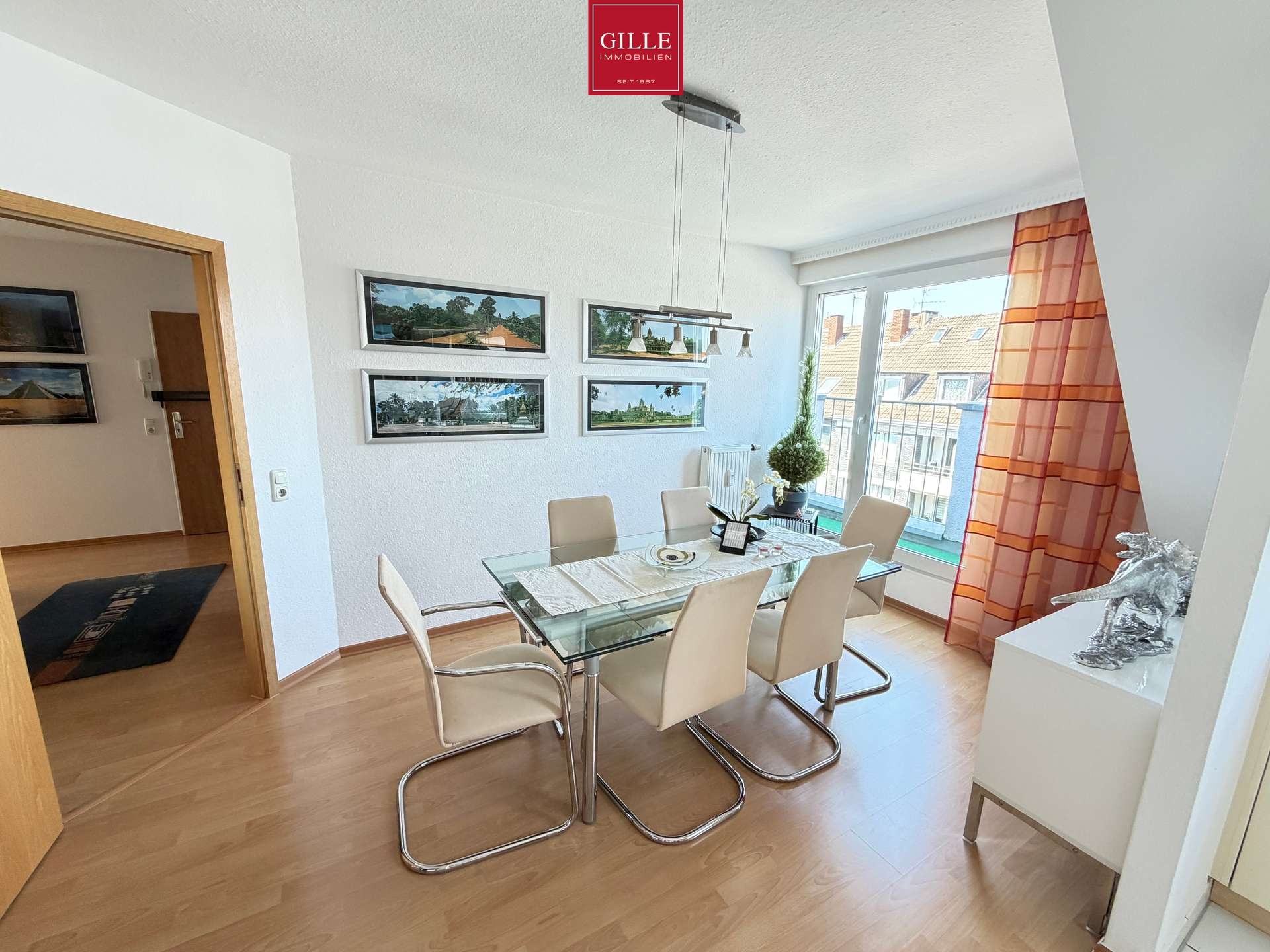 Ansicht 12 von: Über den Dächern von Düsseldorf: Große Galerie-Maisonette-Wohnung mit Aufzug u. Dachterrasse, frei !