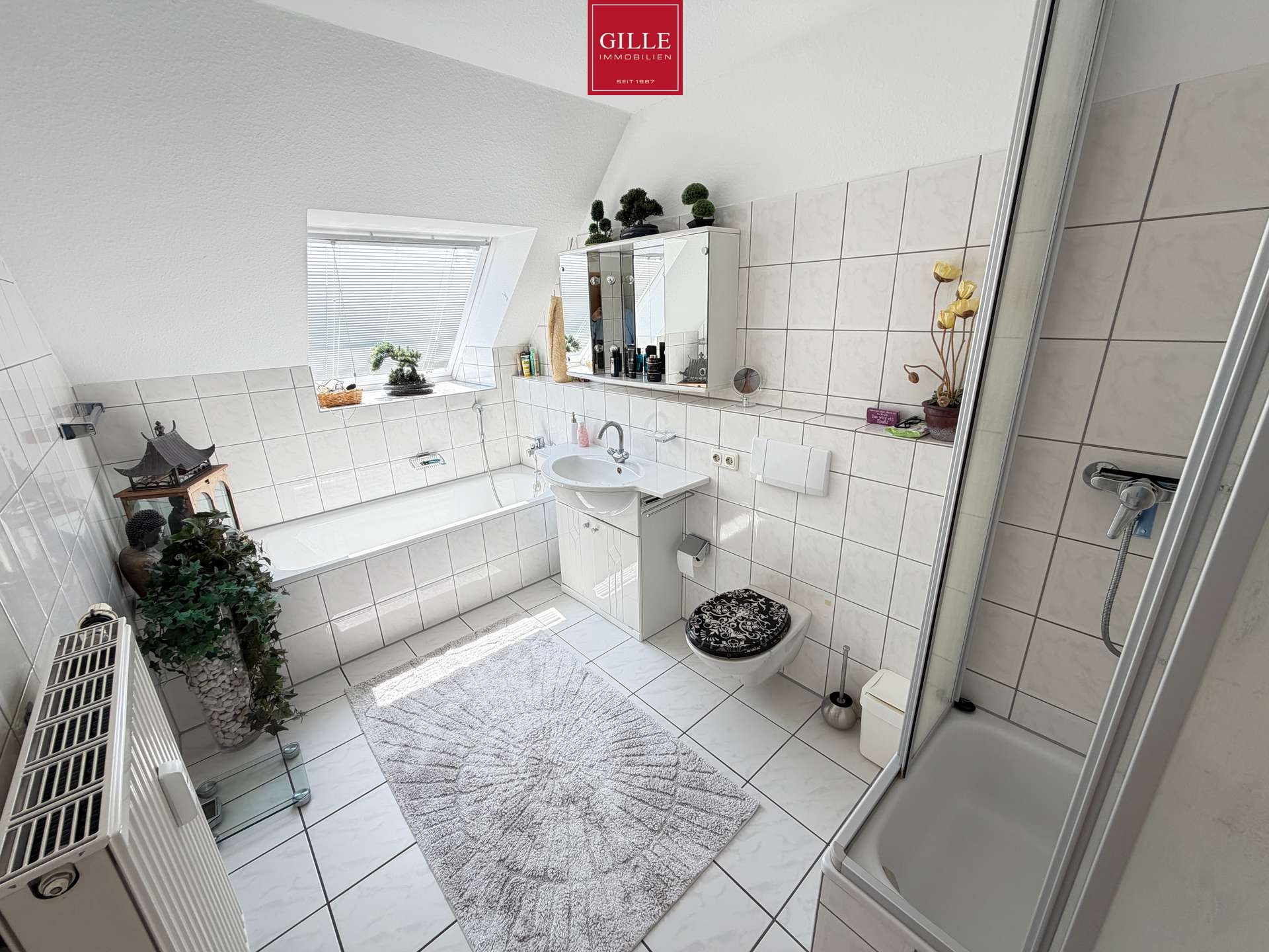 Ansicht 5 von: Über den Dächern von Düsseldorf: Große Galerie-Maisonette-Wohnung mit Aufzug u. Dachterrasse, frei !