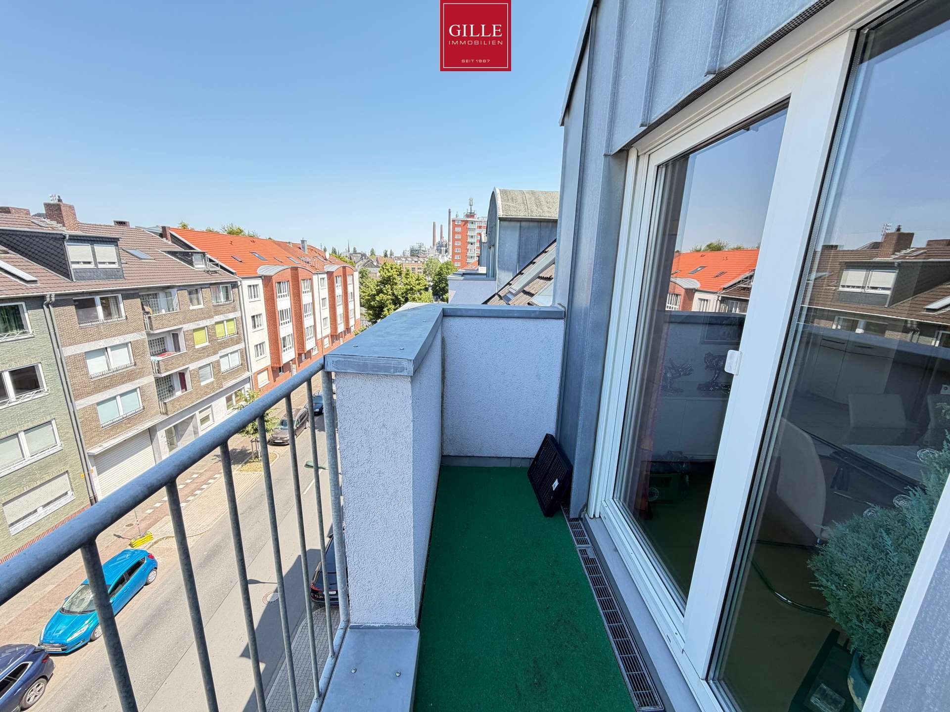 Ansicht 7 von: Über den Dächern von Düsseldorf: Große Galerie-Maisonette-Wohnung mit Aufzug u. Dachterrasse, frei !