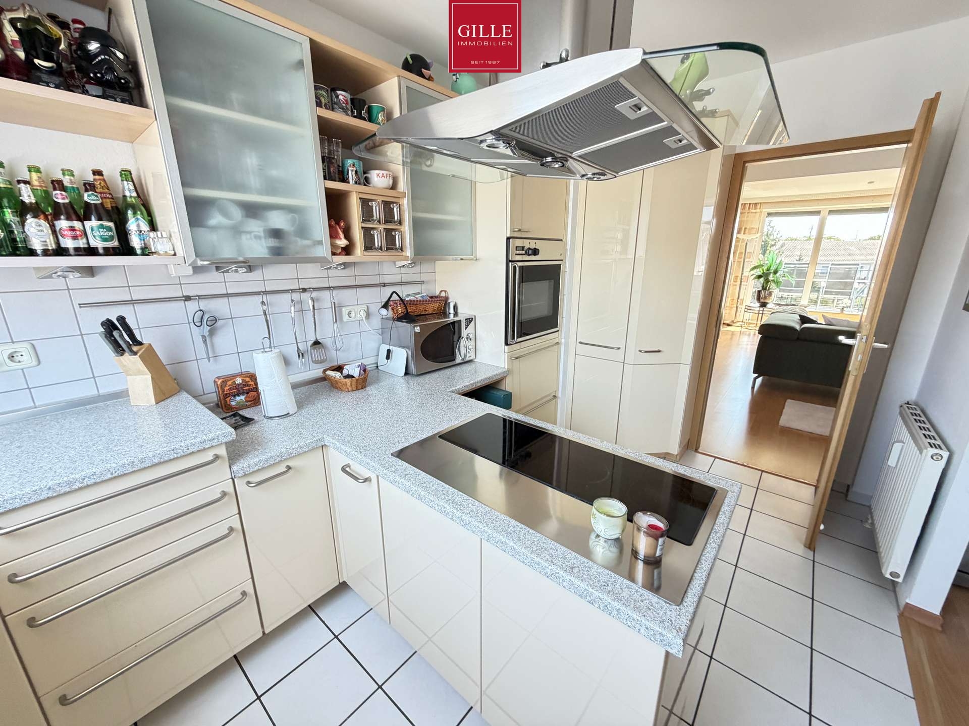Ansicht 14 von: Über den Dächern von Düsseldorf: Große Galerie-Maisonette-Wohnung mit Aufzug u. Dachterrasse, frei !