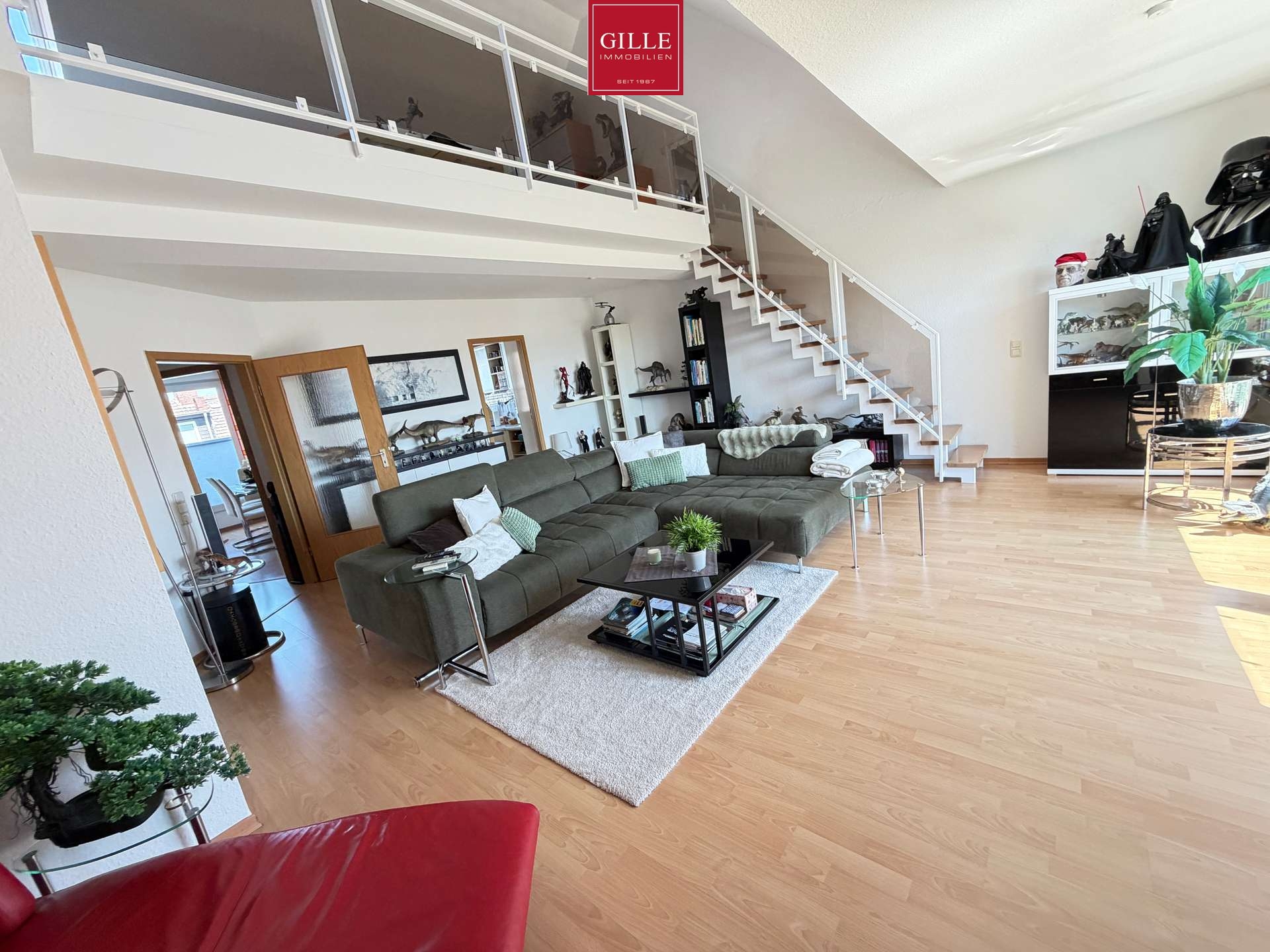 Ansicht 16 von: Über den Dächern von Düsseldorf: Große Galerie-Maisonette-Wohnung mit Aufzug u. Dachterrasse, frei !