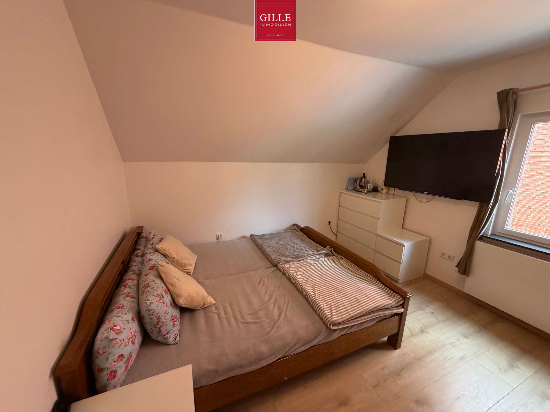 Ansicht 16 von: Kernsaniertes Einfamilienhaus auf großem Baugrundstück in begehrter Lage im Neusser Norden