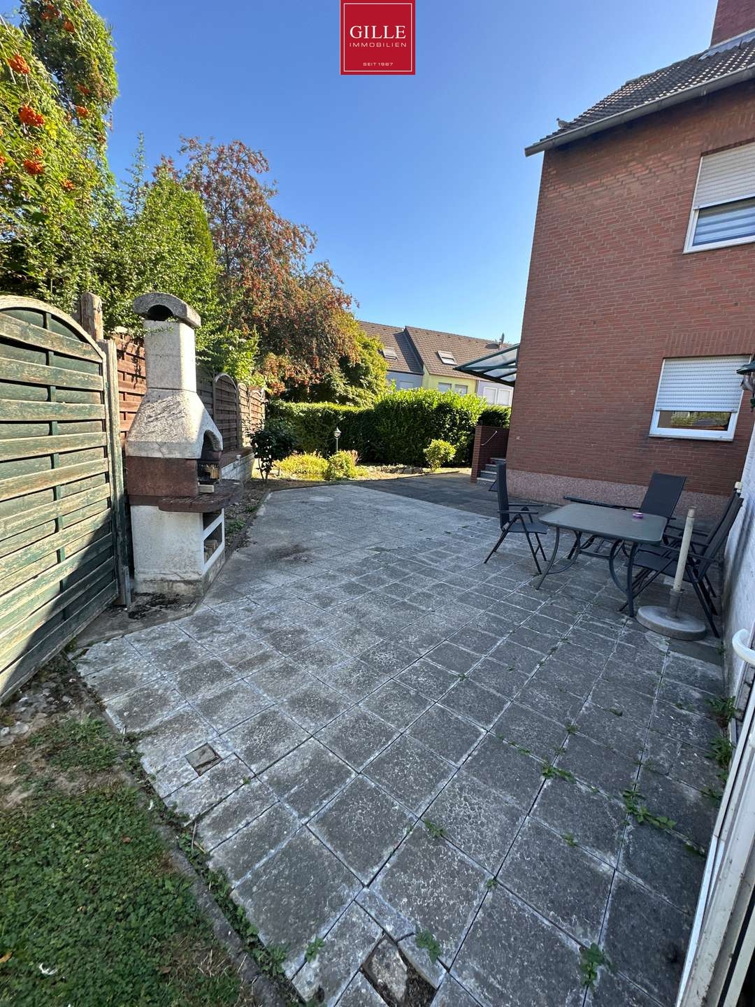 Ansicht 11 von: Zwei Wohneinheiten, viele Möglichkeiten- gepflegtes Zweifamilienhaus mit Garten und zwei Garagen