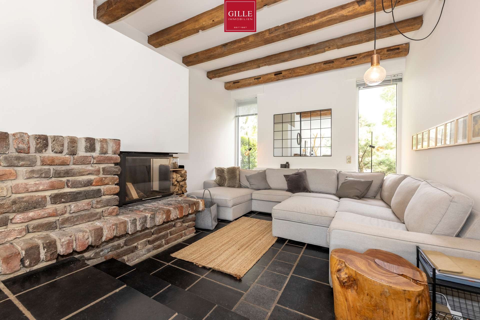 Ansicht 11 von: Das perfekte Zuhause: Großzügige DHH mit sehr großer Garage, Kamin, Einbauküche, Sauna und Garten