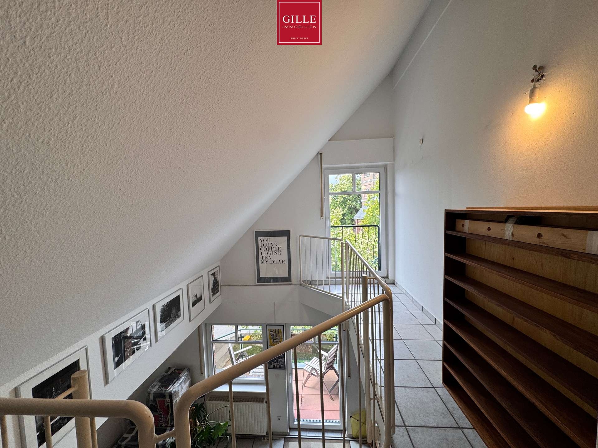 Ansicht 11 von: Sofort Verfügbar - Helle Maisonette-Wohnung mit Galerie, Balkon und zwei Stellplätzen