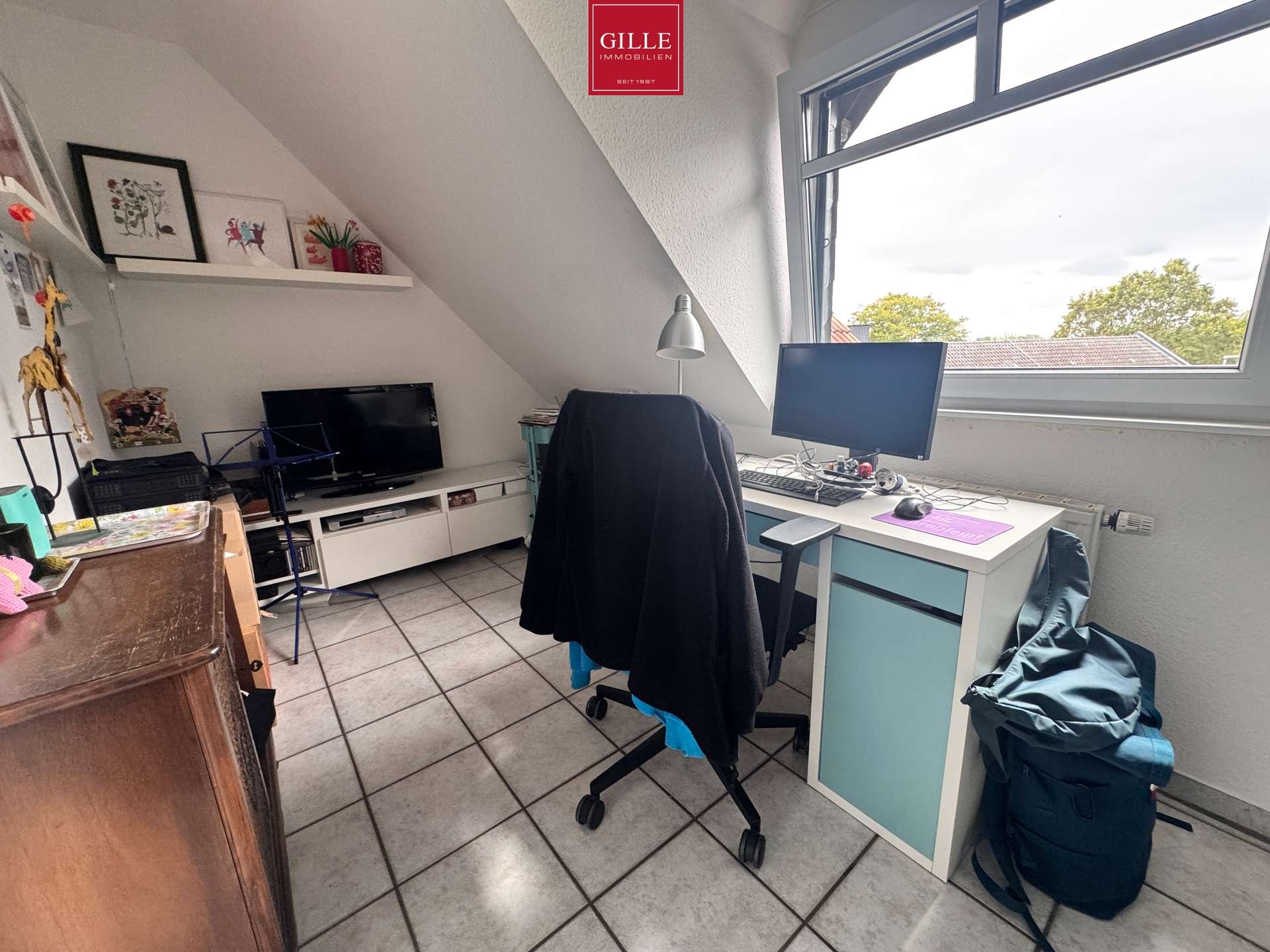 Ansicht 8 von: Sofort Verfügbar - Helle Maisonette-Wohnung mit Galerie, Balkon und zwei Stellplätzen