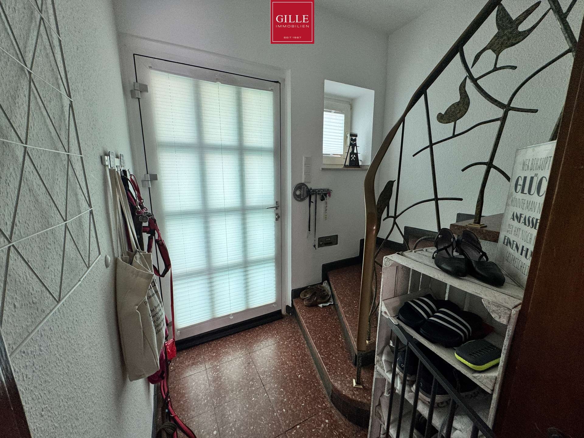 Ansicht 7 von: Gepflegtes Reihenmittelhaus mit großzügigem Wohnbereich und Doppelgarage in Neuss-Holzheim