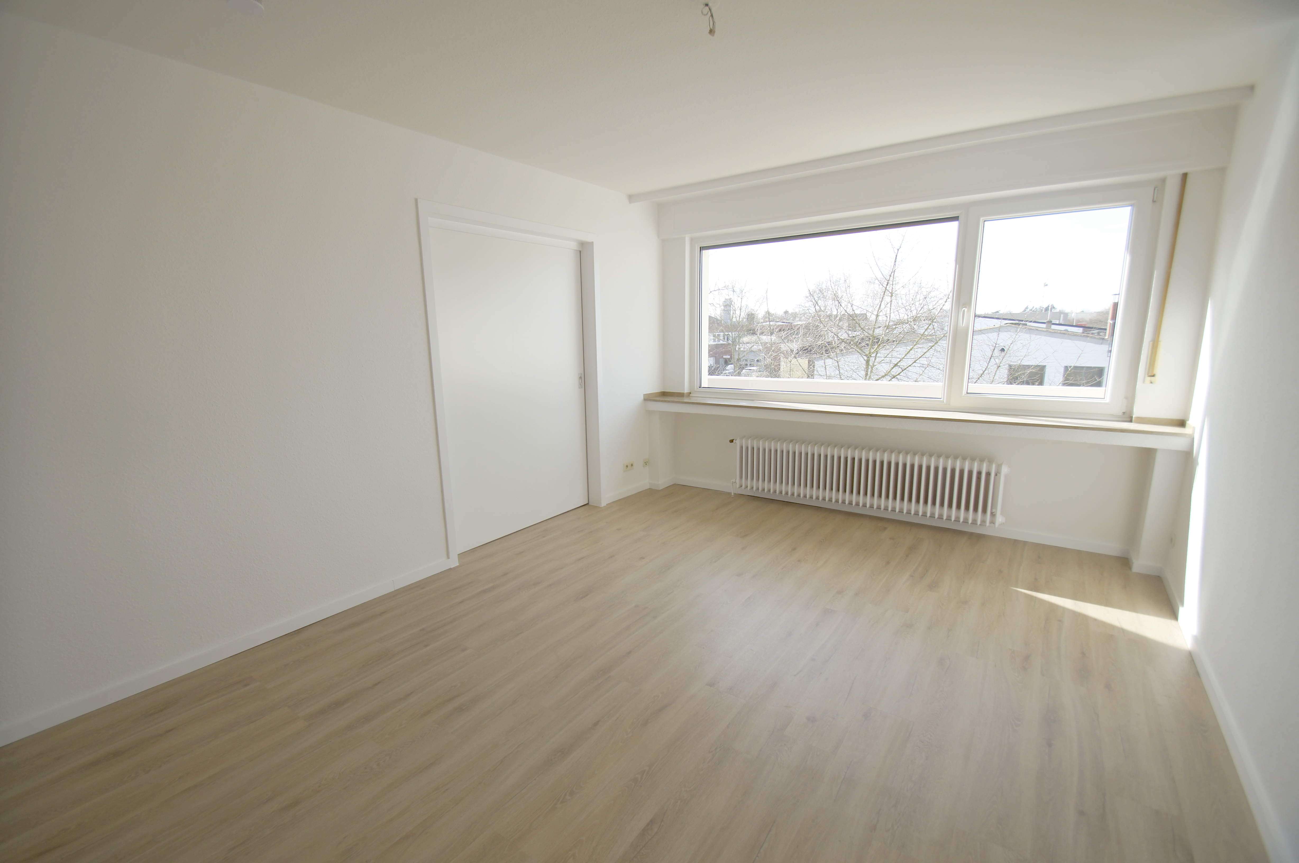 Neuss-Norf: Helle u. modernisierte Bürofläche, 58 m² mit ...