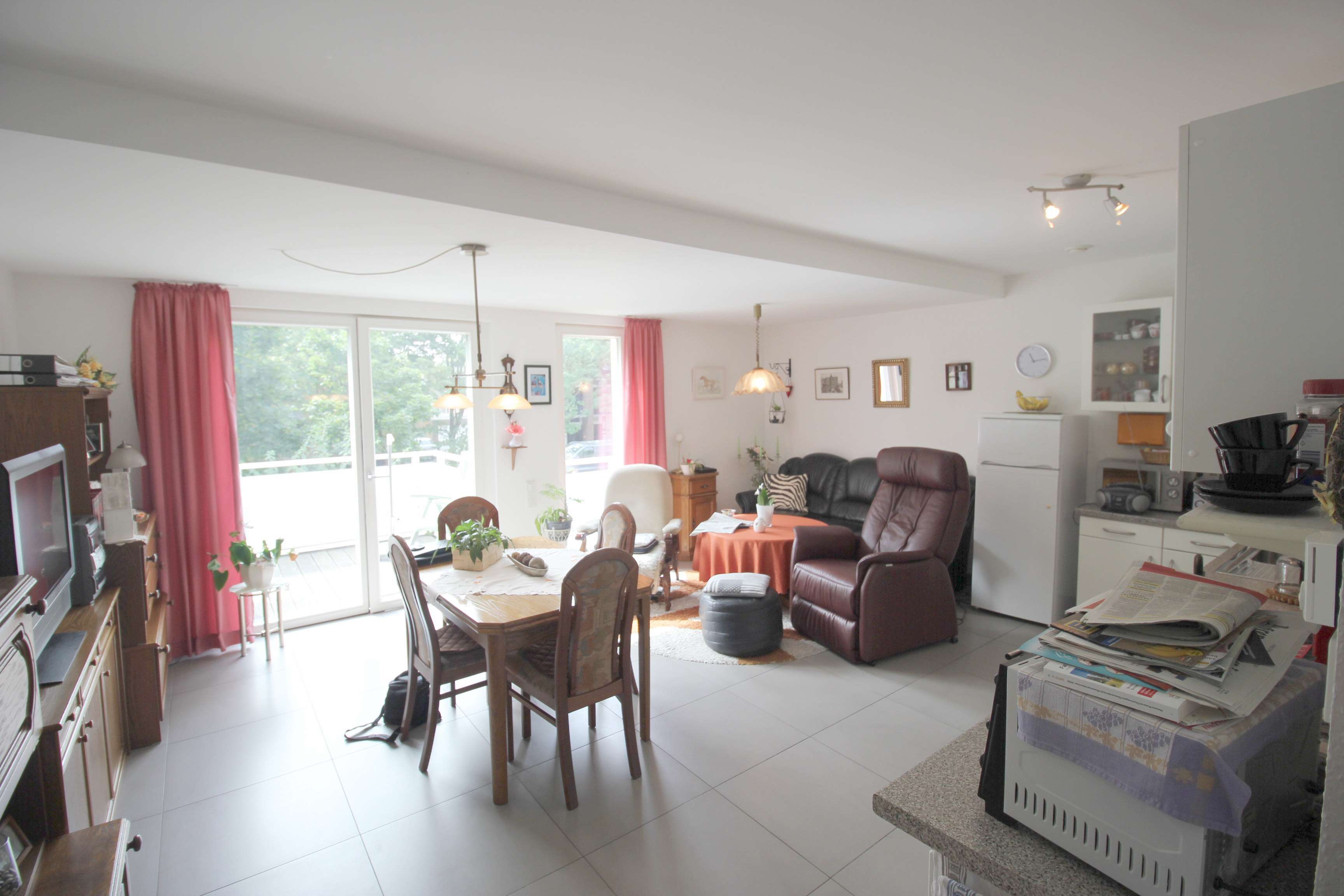 Barrierefreie 2Zi.Wohnung in 8Familienhaus mit TGStellplatz und 2