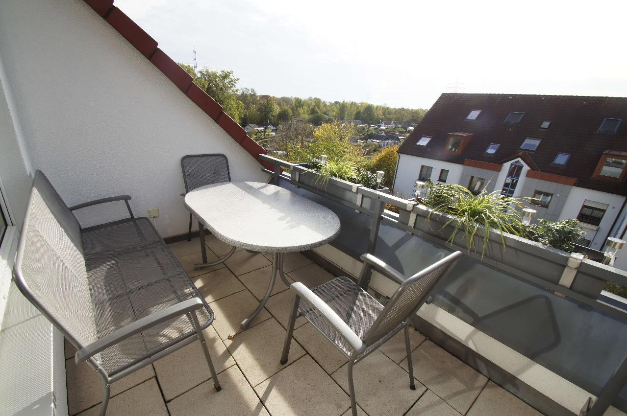 Verkauft! Helle Dachterrassenwohnung mit Aufzug, Einbauküche und neuem Bad - kurzfristig beziehbar