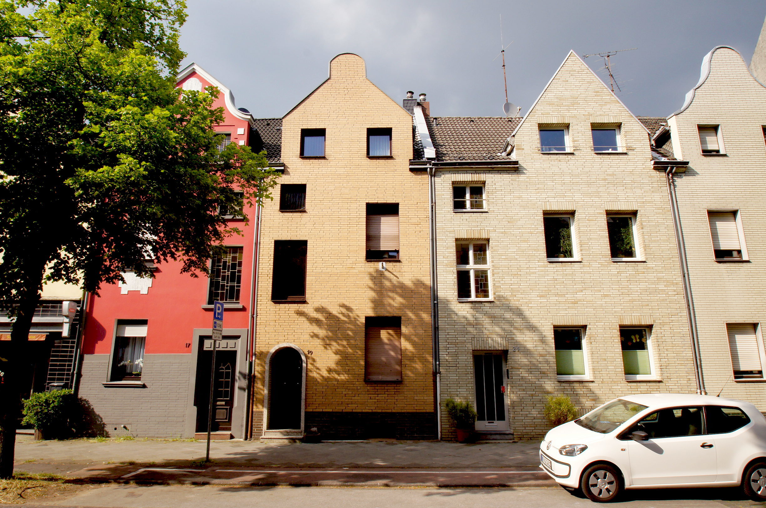 VERKAUFT! Schönes Stadthaus mit viel Potenzial u. tollem Garten im Dreikönigenviertel