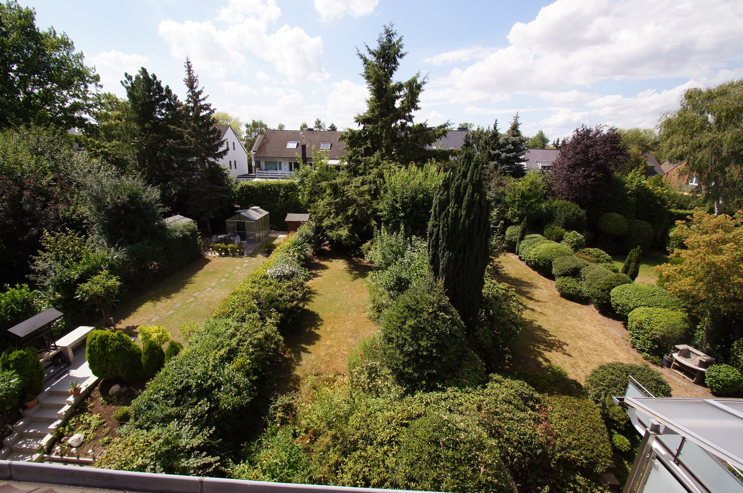Verkauft! Schönes Reihenmittelhaus mit 5 Zimmern und Garten in Meerbusch