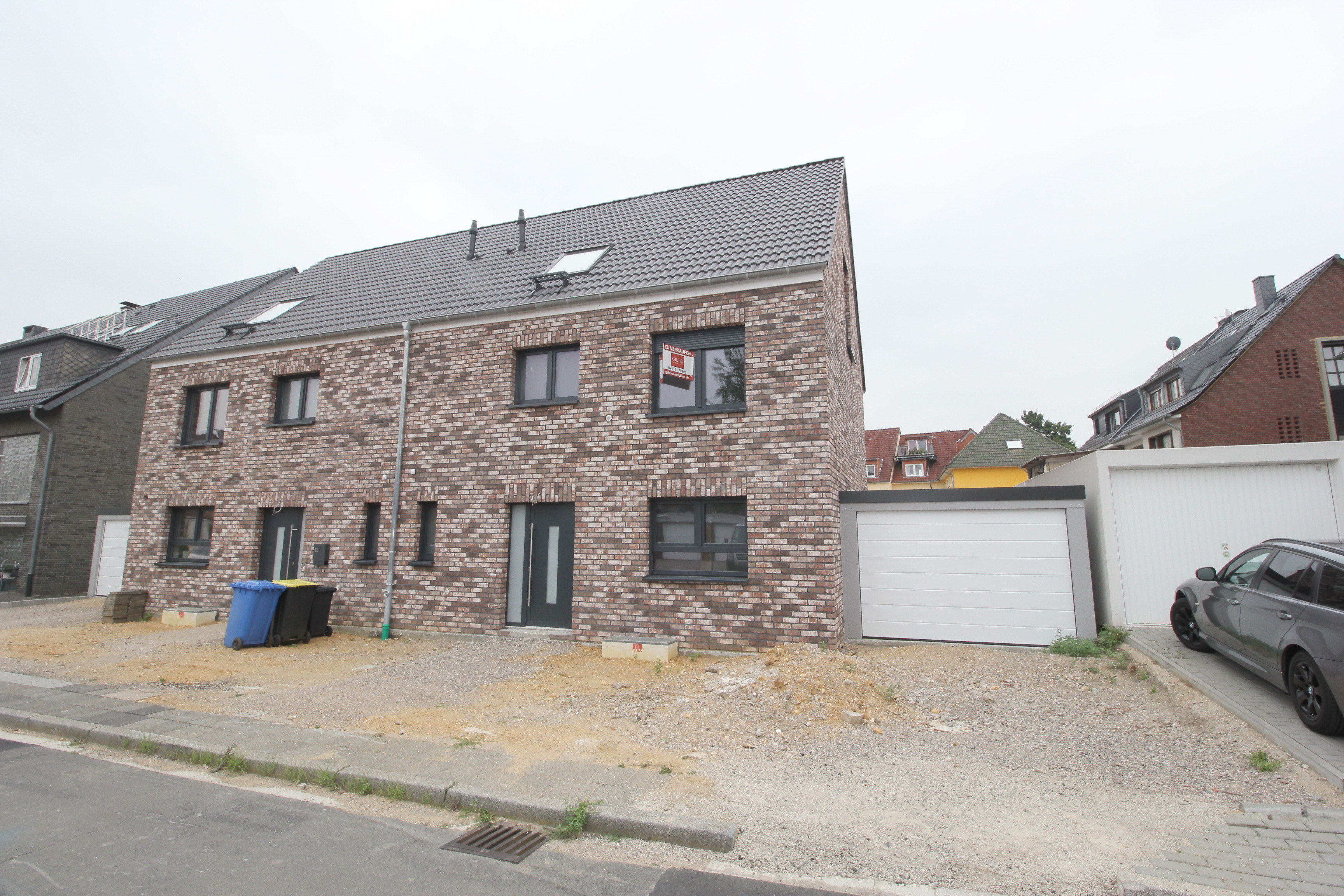 Verkauft! Erstbezug! Einfamilienhaus mit Garage und Garten