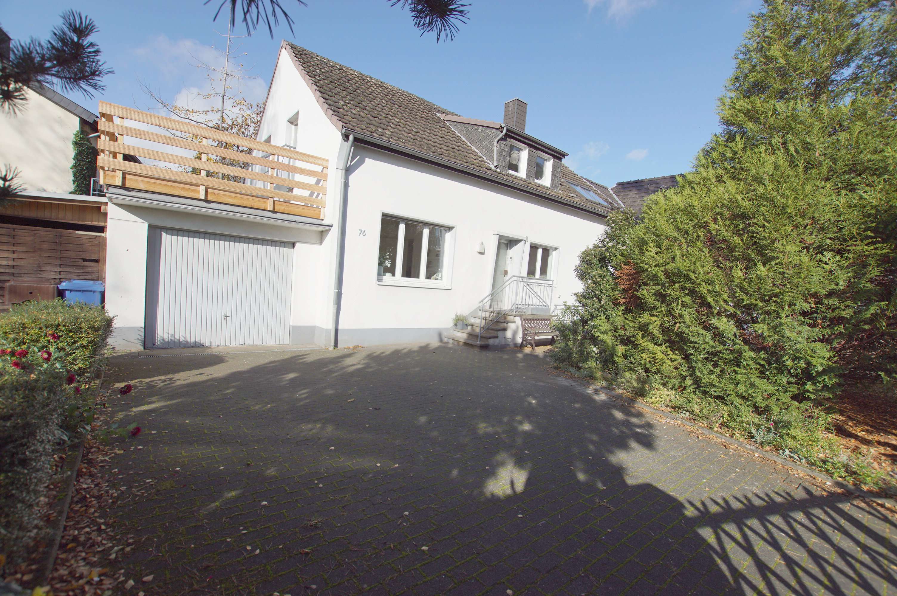 Verkauft! 1Familienhaus mit großem Garten und 3 Bädern, sofort frei
