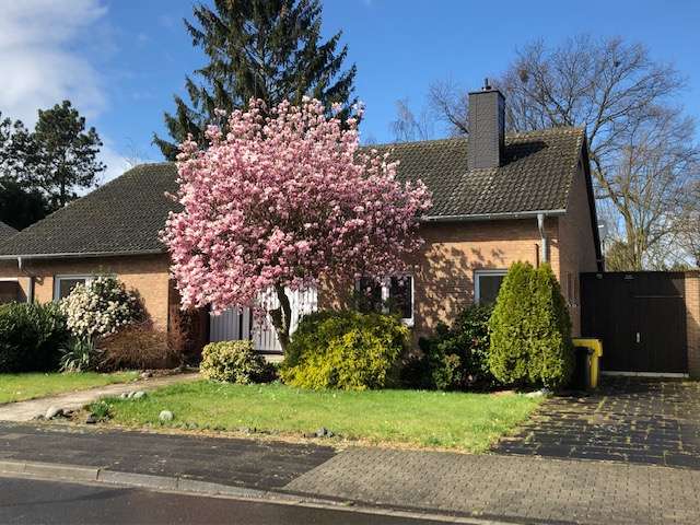 Verkauft! Neuss-Pomona: Freistehendes 1-Familienhaus auf großem Grundstück