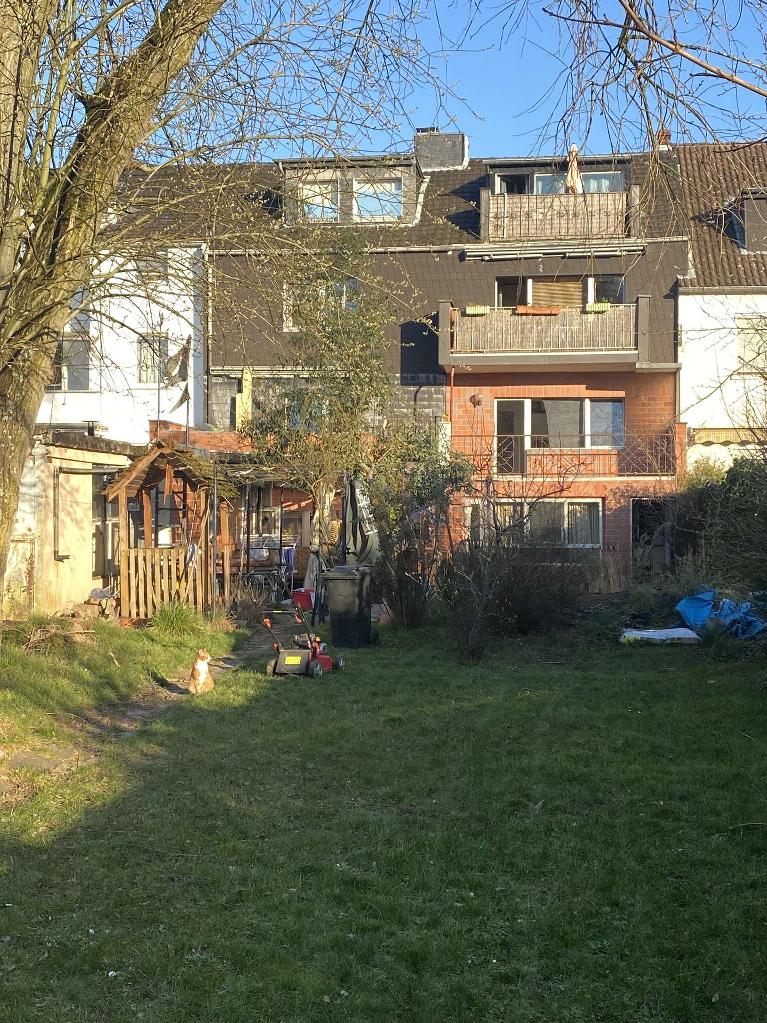 Verkauft! Gepflegtes 4-Familienhaus im beliebten Dreikönigenviertel