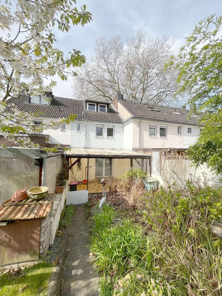 Verkauft! Gepflegtes Reihenhaus mit großartigem Garten in ruhiger Lage