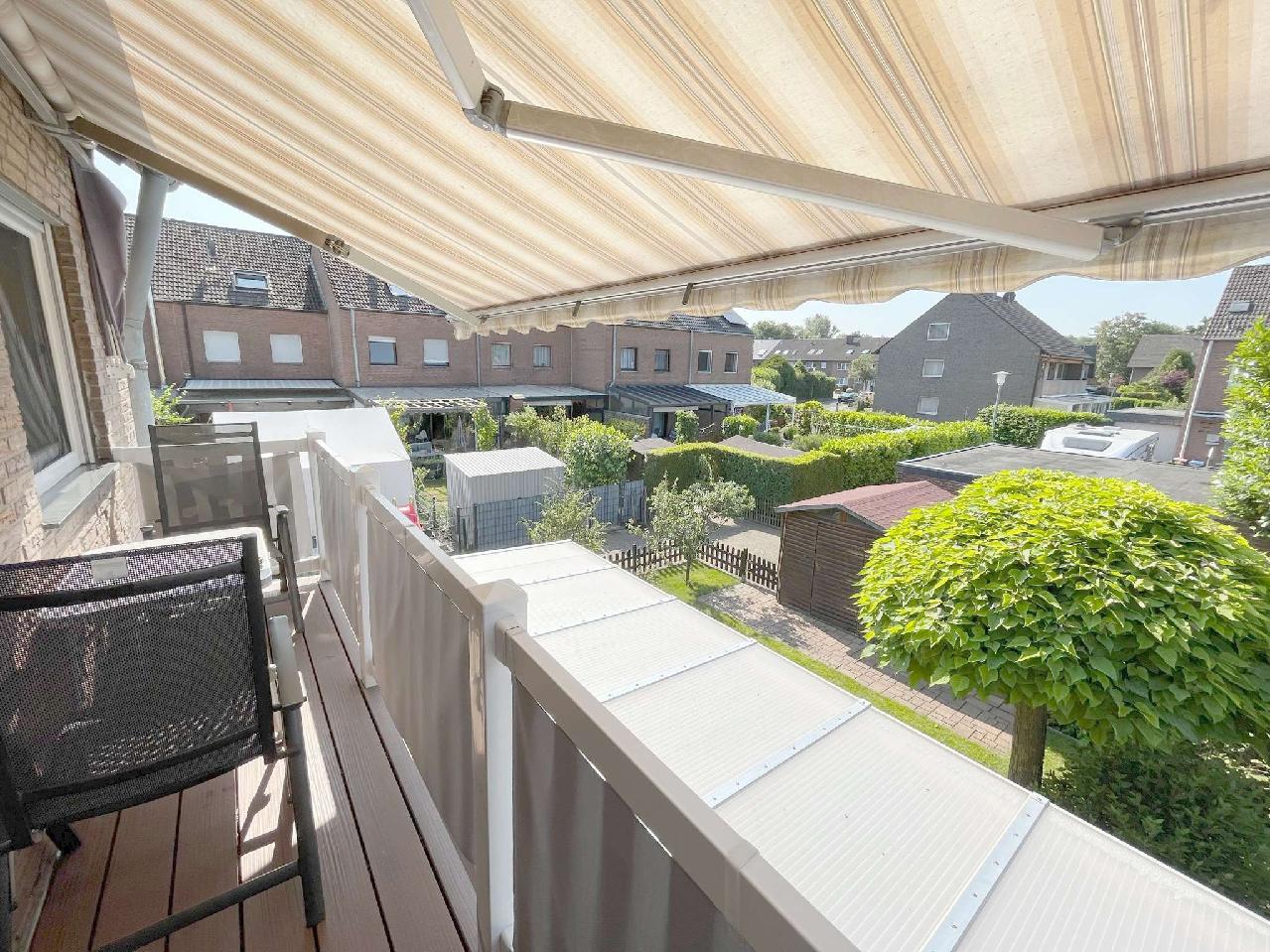 Verkauft! Reiheneckhaus mit Garten und Garage in familienfreundlicher