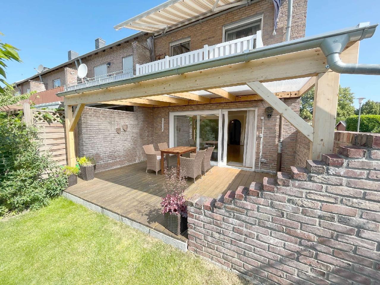 Verkauft! Reiheneckhaus mit Garten und Garage in familienfreundlicher