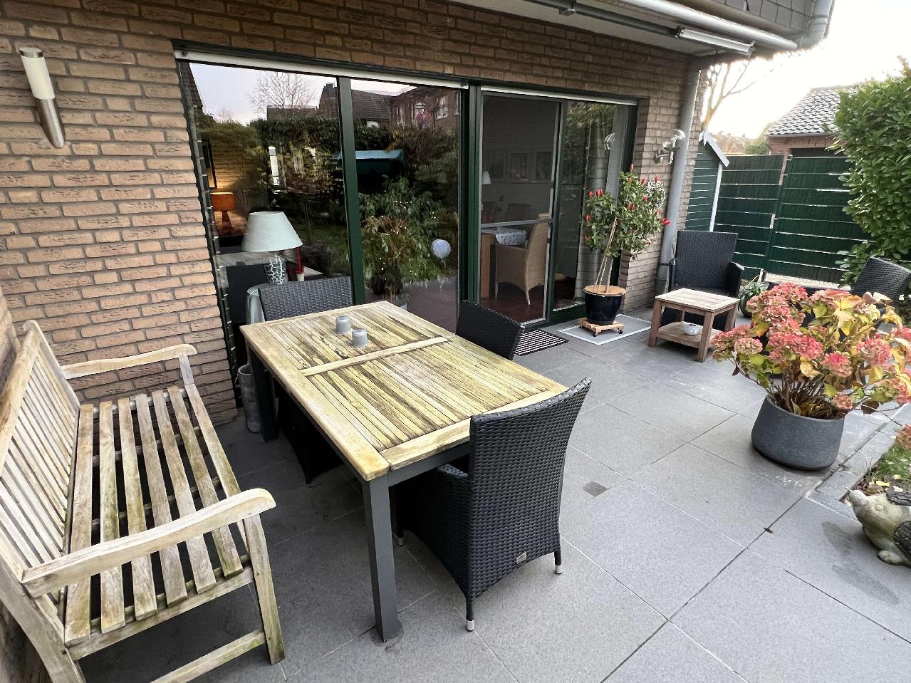 Verkauft! GrevenbroichSehr gepflegte Doppelhaushälfte mit Garten und