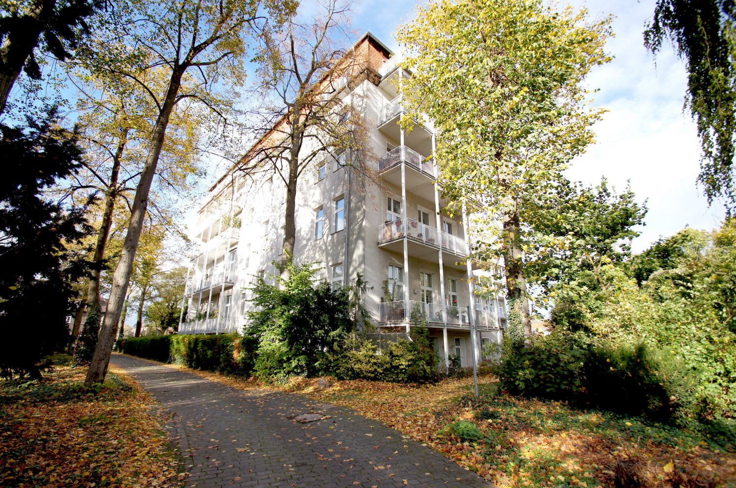 VERMIETET! Wohnen im Kamilianerkloster: Helle u. großzügige 2,5 Zim.-Maisonettewhg. mit Balkon