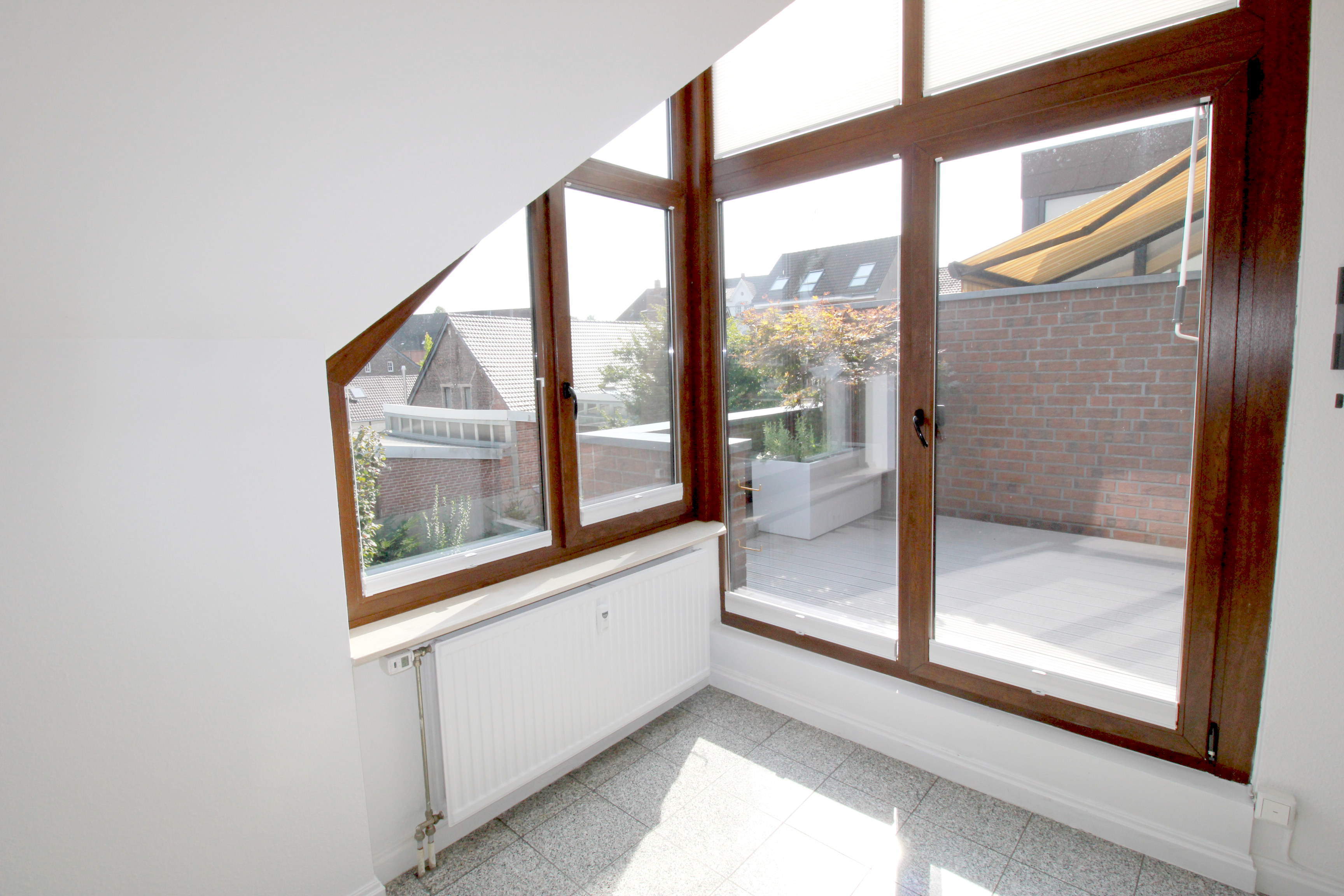 Vermietet Top Ausgestattete 2 5 Zim Whg Mit Dachterrasse Ebk U Tg Stellplatz