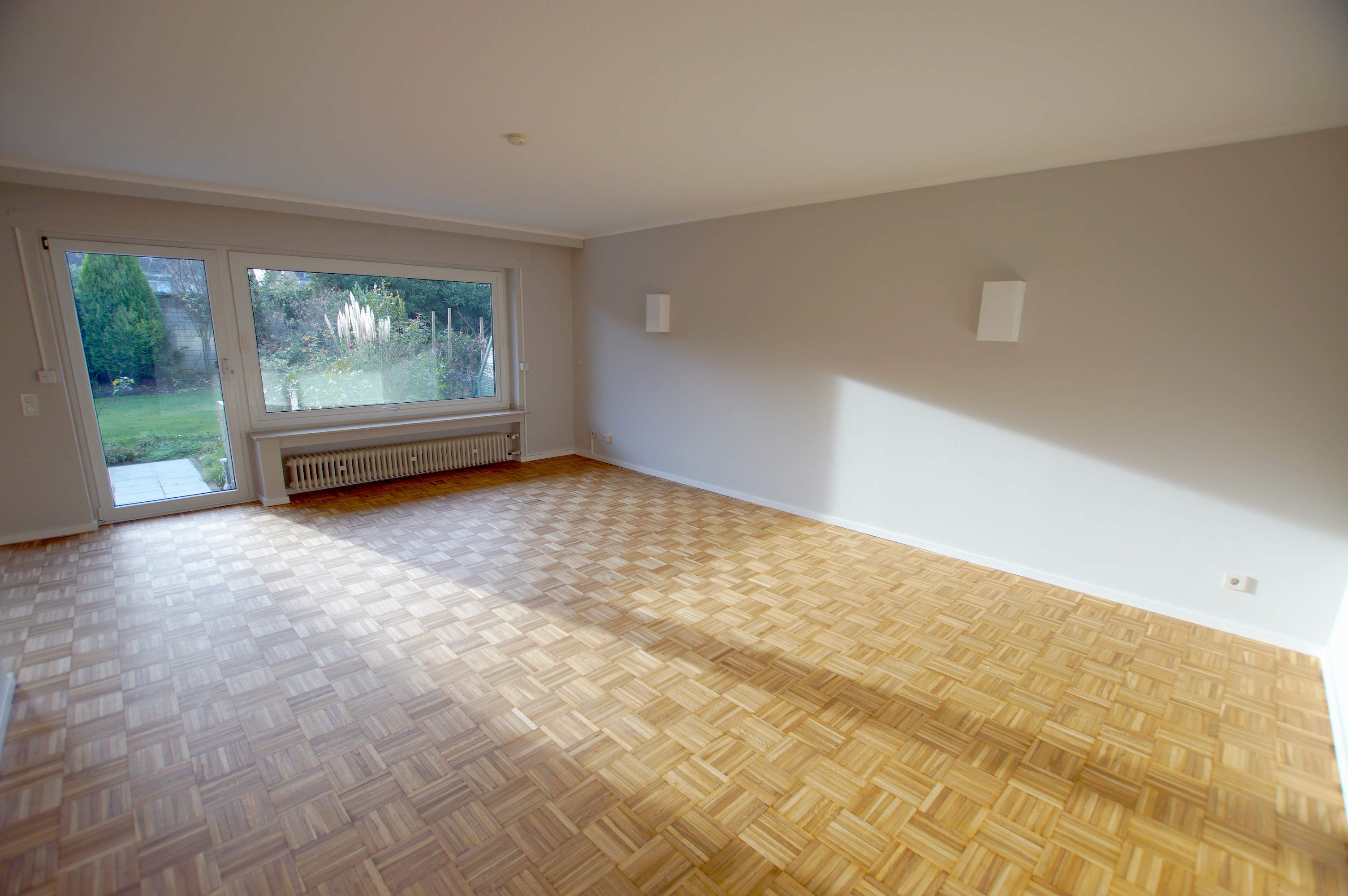 Vermietet! Großzügige, modernisierte DHH mit 6 Zimmern und Garage in