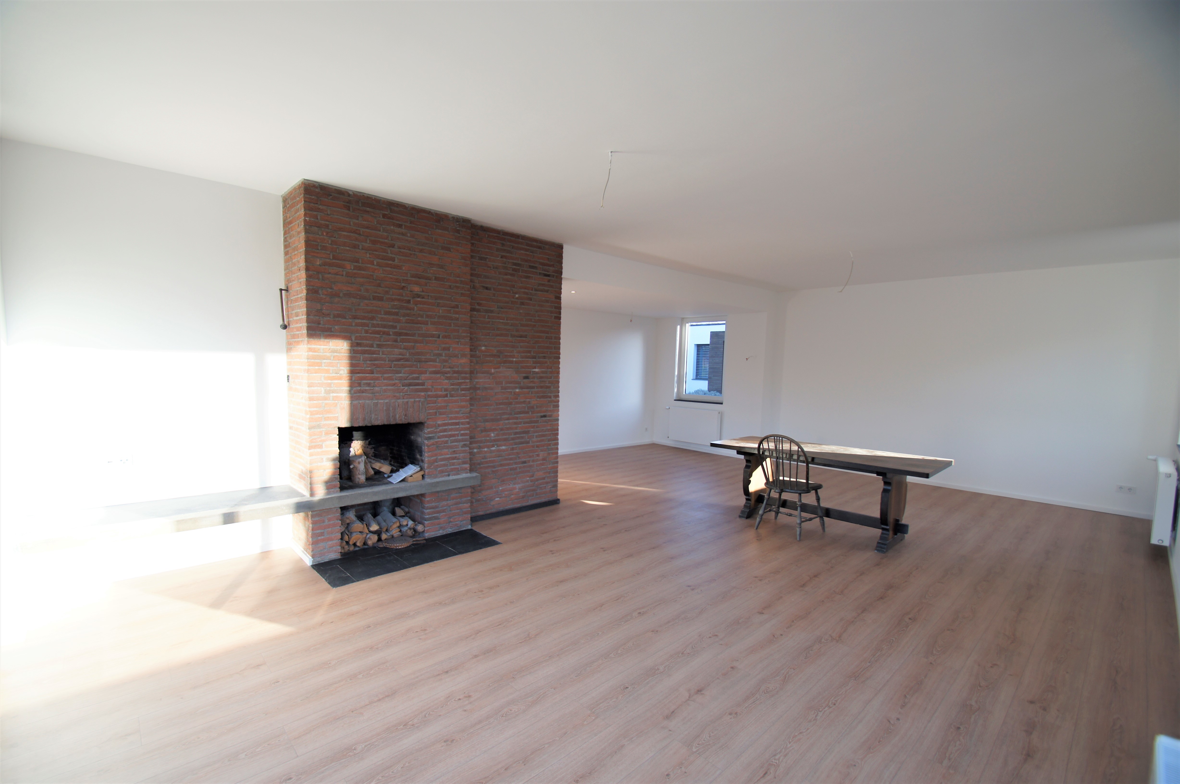 Vermietet! Moderner u. sanierter Bungalow mit Kamin, 3 Bädern, tollem