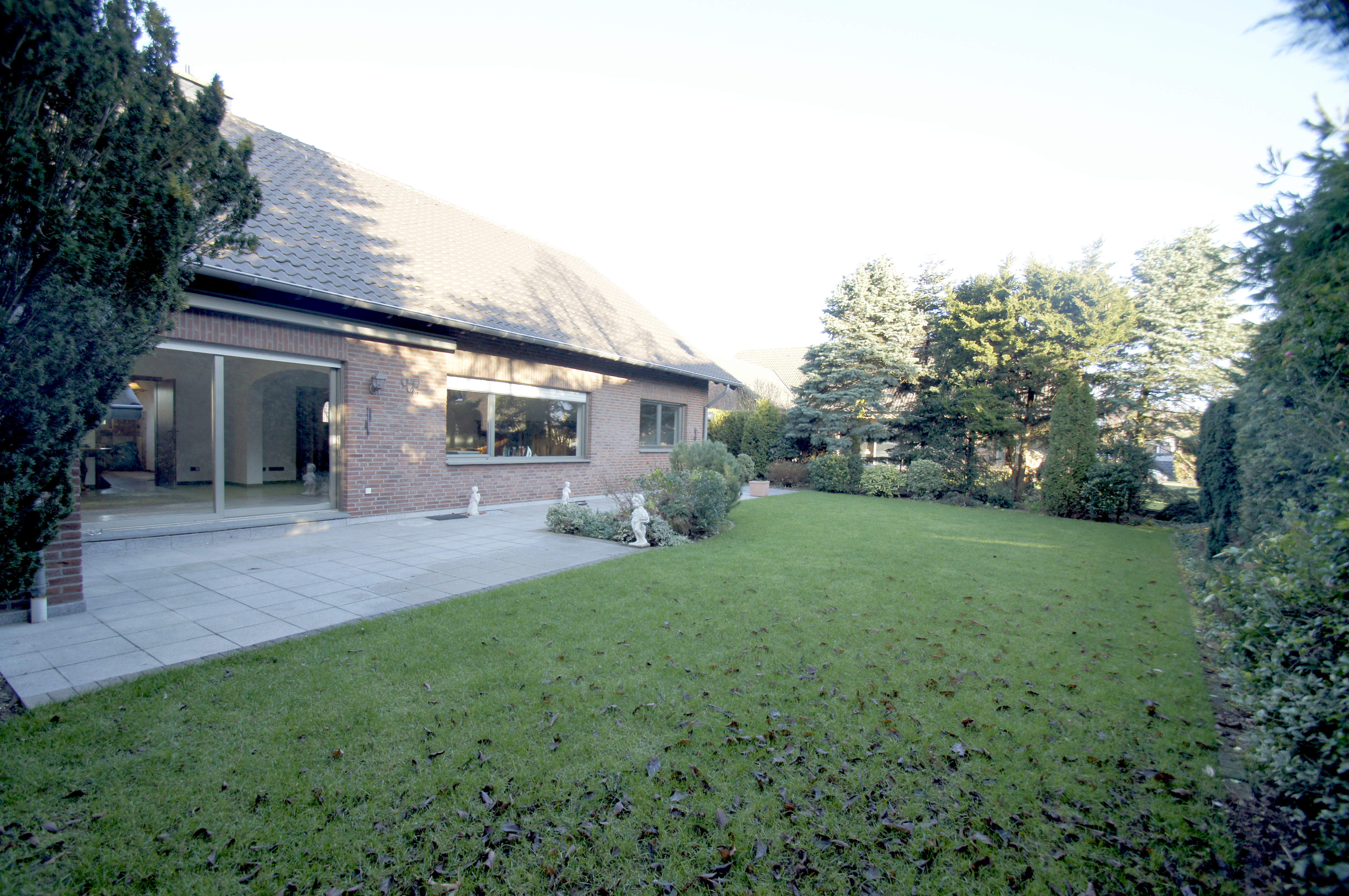 Vermietet! Modernisiertes freistehendes EFH mit gepflegtem Garten u. Garage