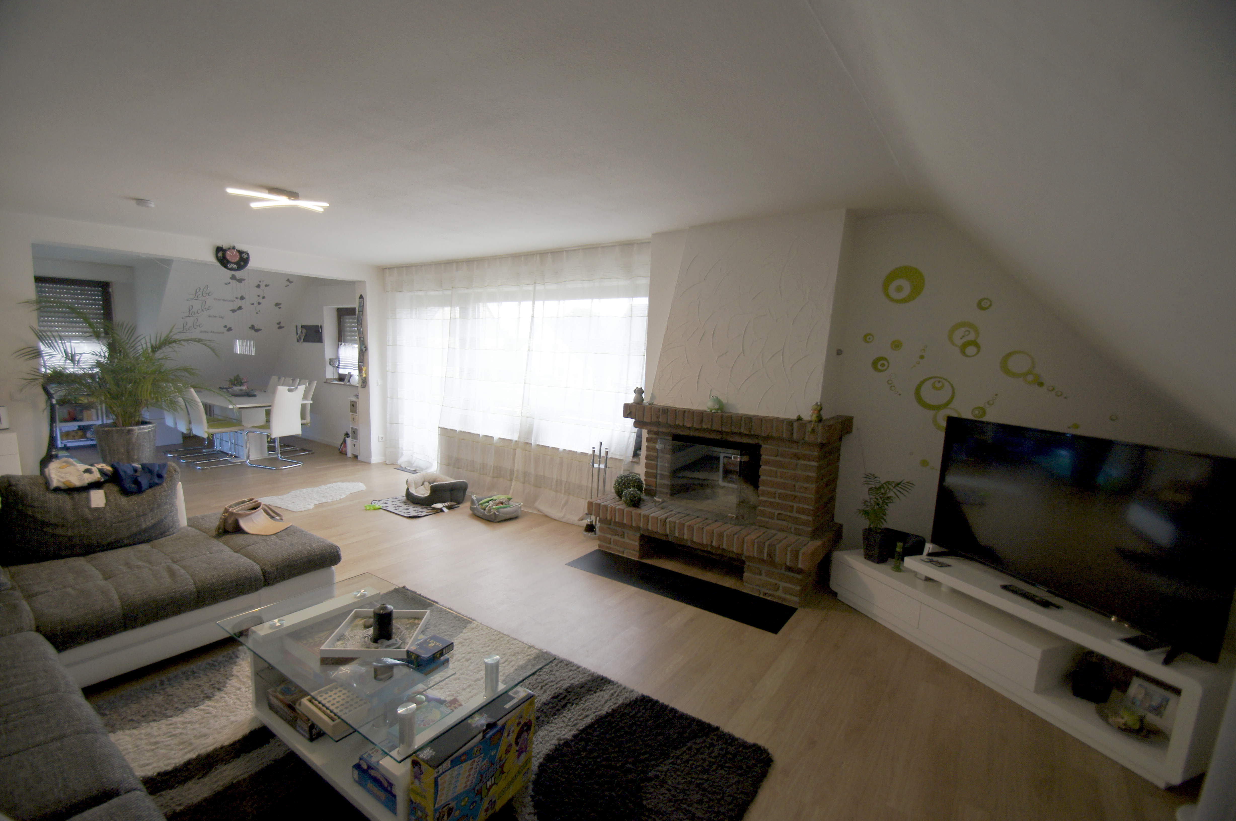 Ansicht 3 von: Vermietet! Helle u. moderne 3-Zim. Whg mit offenem Wohn-Essbereich, Kamin u. Südwestbalkon