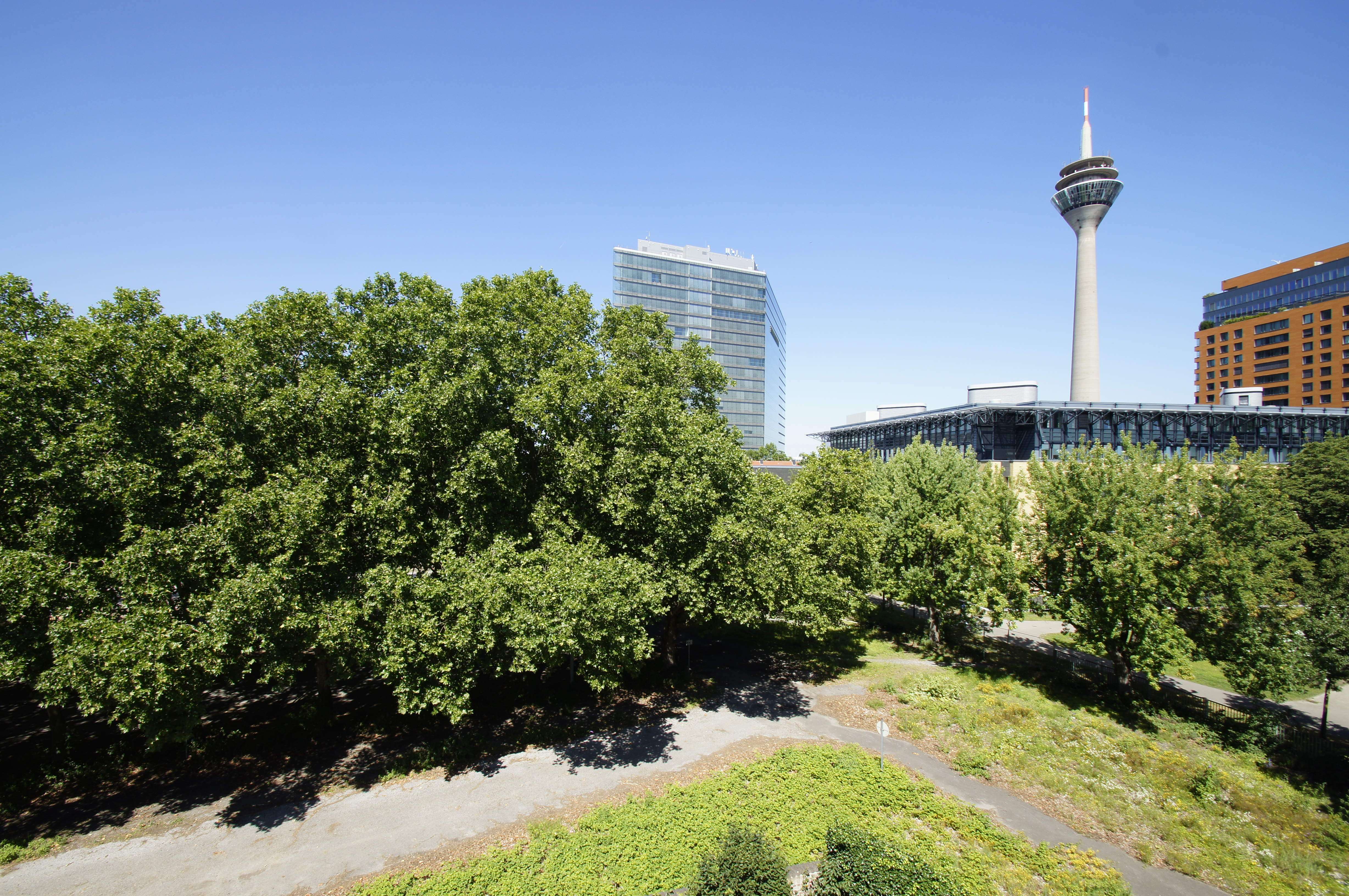 Vermietet! Düsseldorf-Unterbilk: Moderne 2-Zimmerwhg. mit Tageslichtbad, EBK und Blick auf den Fernsehturm