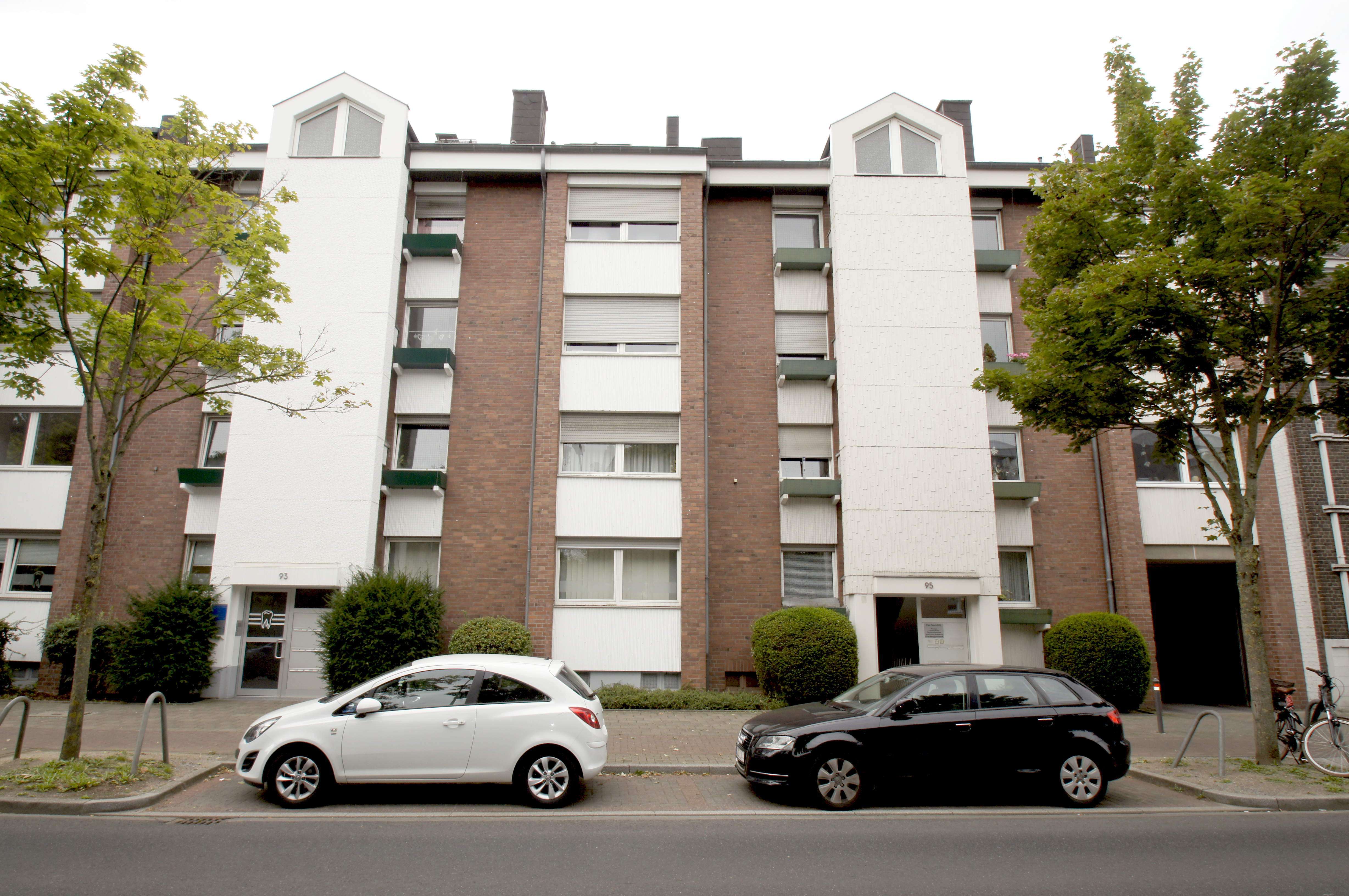 Vermietet! Neuss-Furth: Helles und gepflegtes Apartment mit Eichendielen, Duschbad und Balkon