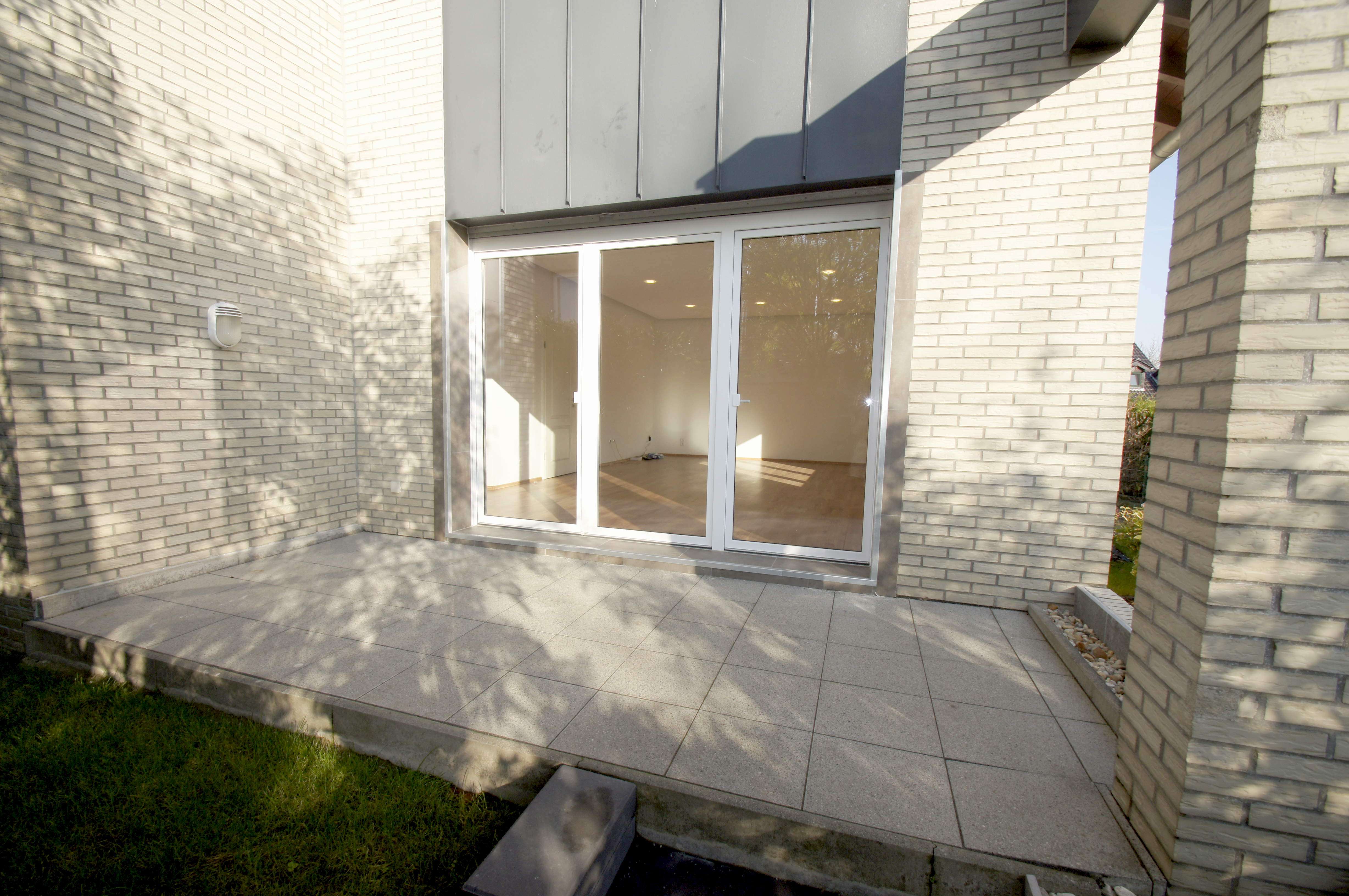 Vermietet! Erstbezug nach Sanierung: Freistehendes u. modernes EFH mit