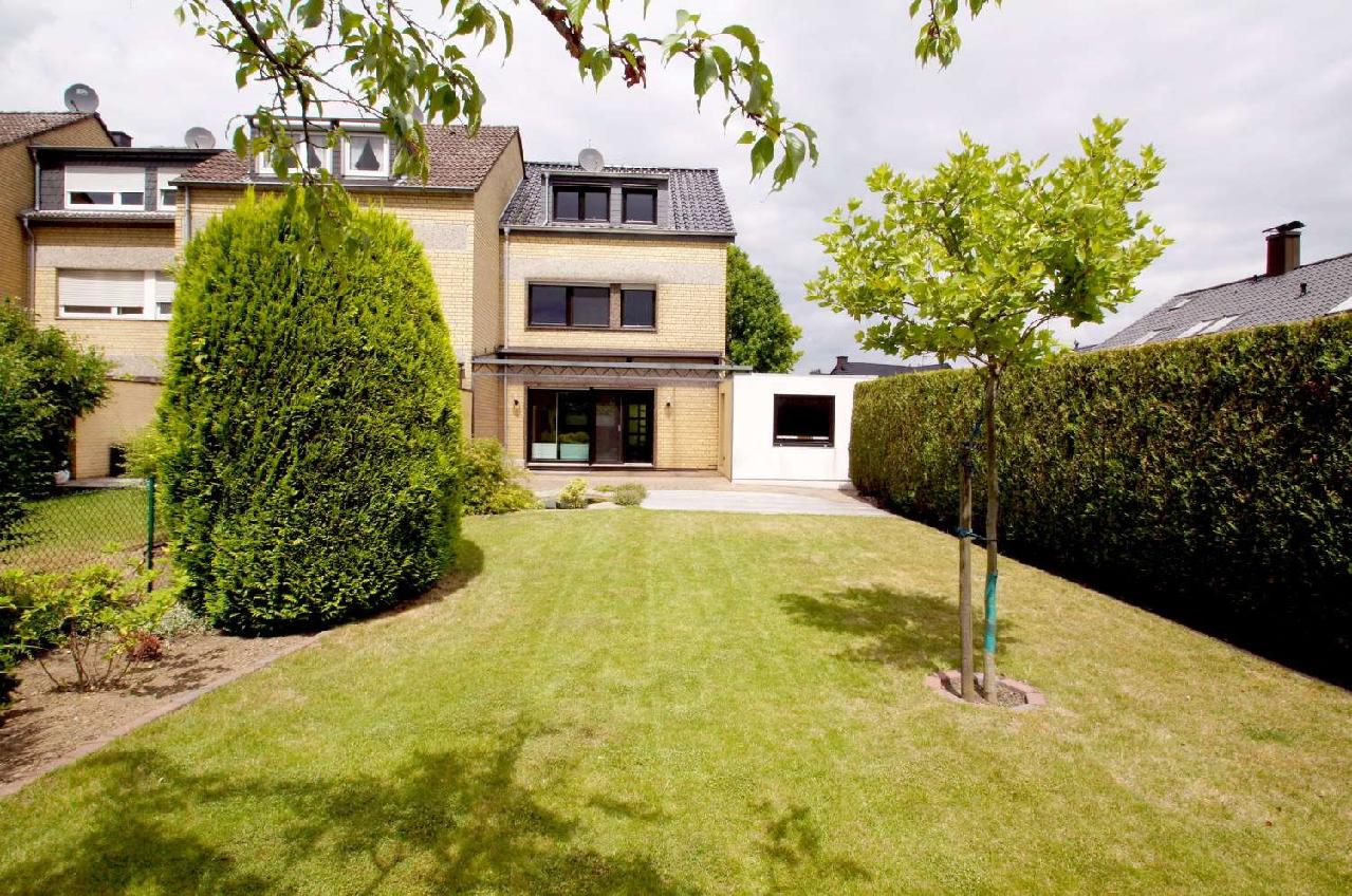 Vermietet! Reiheneckhaus mit Garten, Garage und vorgelagertem Stellplatz in Hemmerden