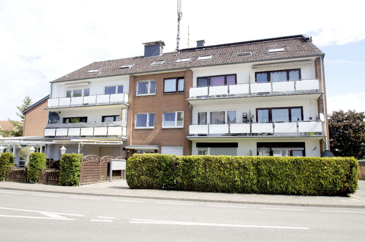 Vermietet! Nach Modernisierung ! 4-Zimmerwohnung mit Balkon und Tageslichtbad in Kaarst-Mitte