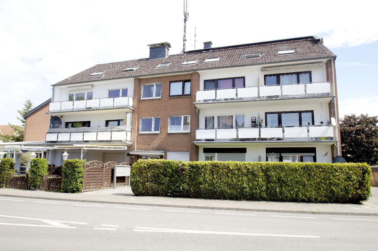 Vermietet! Helles Apartment mit Duschbad, Einbauküche und Balkon in zentraler Lage in Kaarst-Mitte