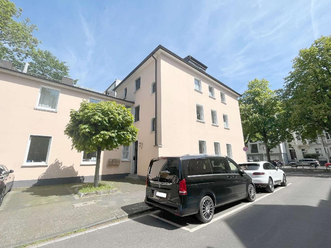 Vermietet! Neuss-Innenstadt: Helle 2-Zimmerwohnung mit Einbauküche auf der Drususallee