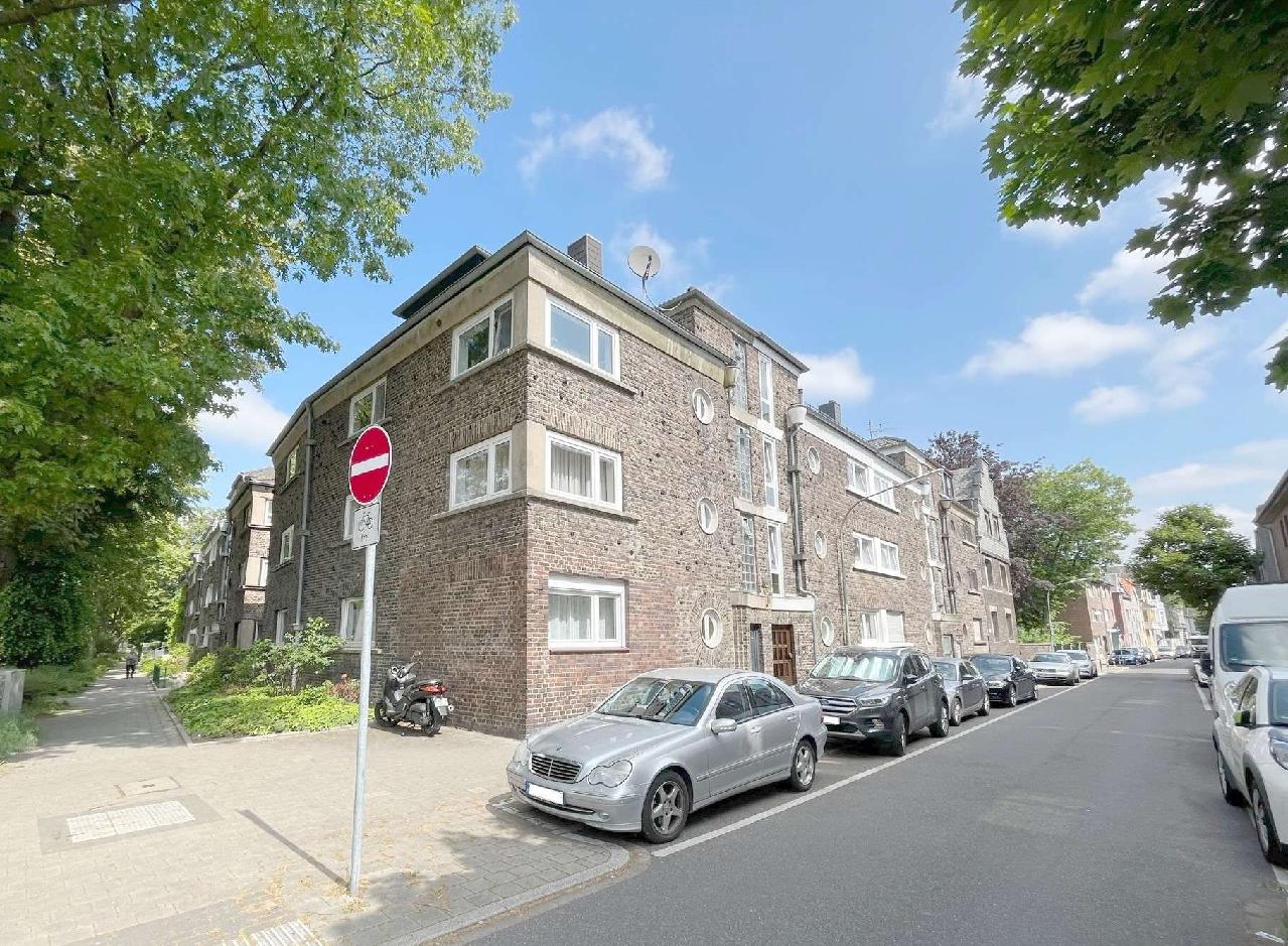 Vermietet! Helle 3-Zimmerwohnung mit Carport und Loggia in der Neusser Nordstadt