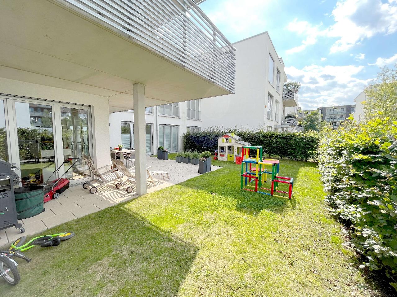 Vermietet! DüsseldorfFlehe Luxuriöse 4Zi.Wohnung mit Garten, TG