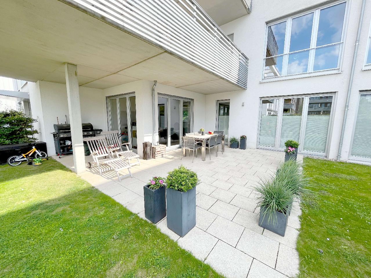 Vermietet! DüsseldorfFlehe Luxuriöse 4Zi.Wohnung mit Garten, TG