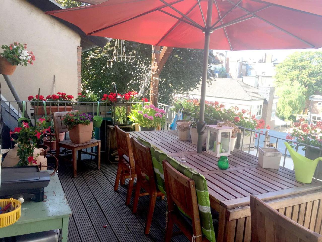 Neuss-City: Möbliertes  und  modernes Loft auf 2 Etagen mit großer Dachterrasse