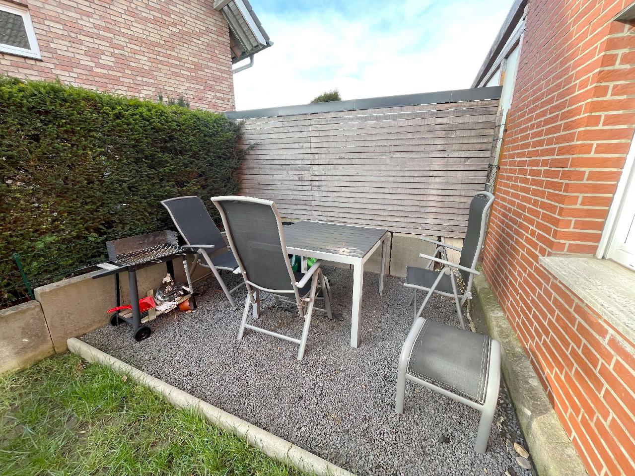 Vermietet! EFH mit 3Zimmern, kleinem Garten und Stellplatz in